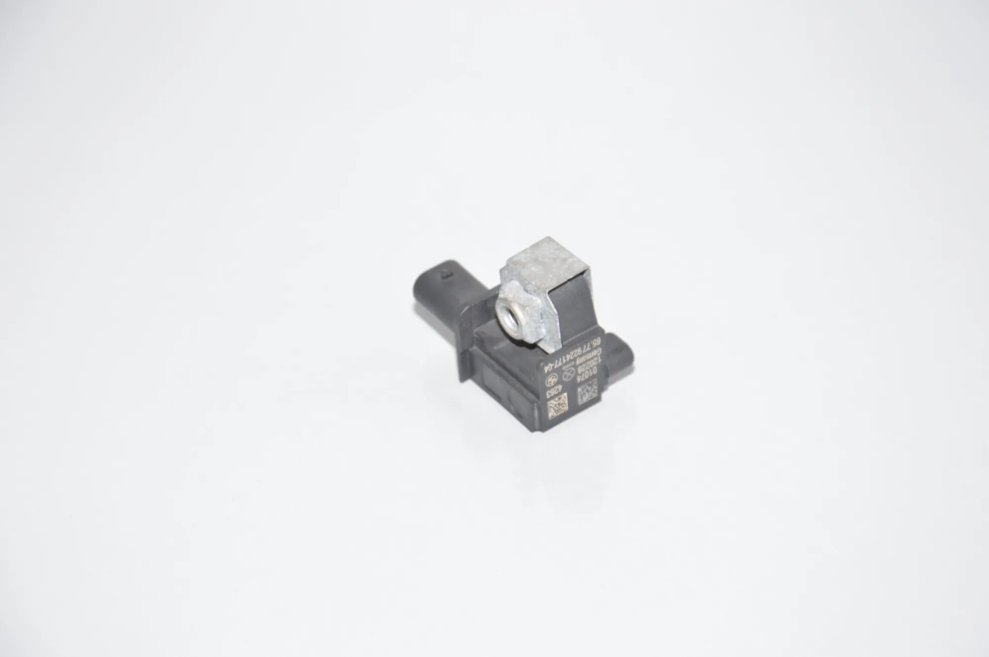 Front Right Impact Sensor – OEM 9224177 · BMW 5 (F10) M5 2012 – 3