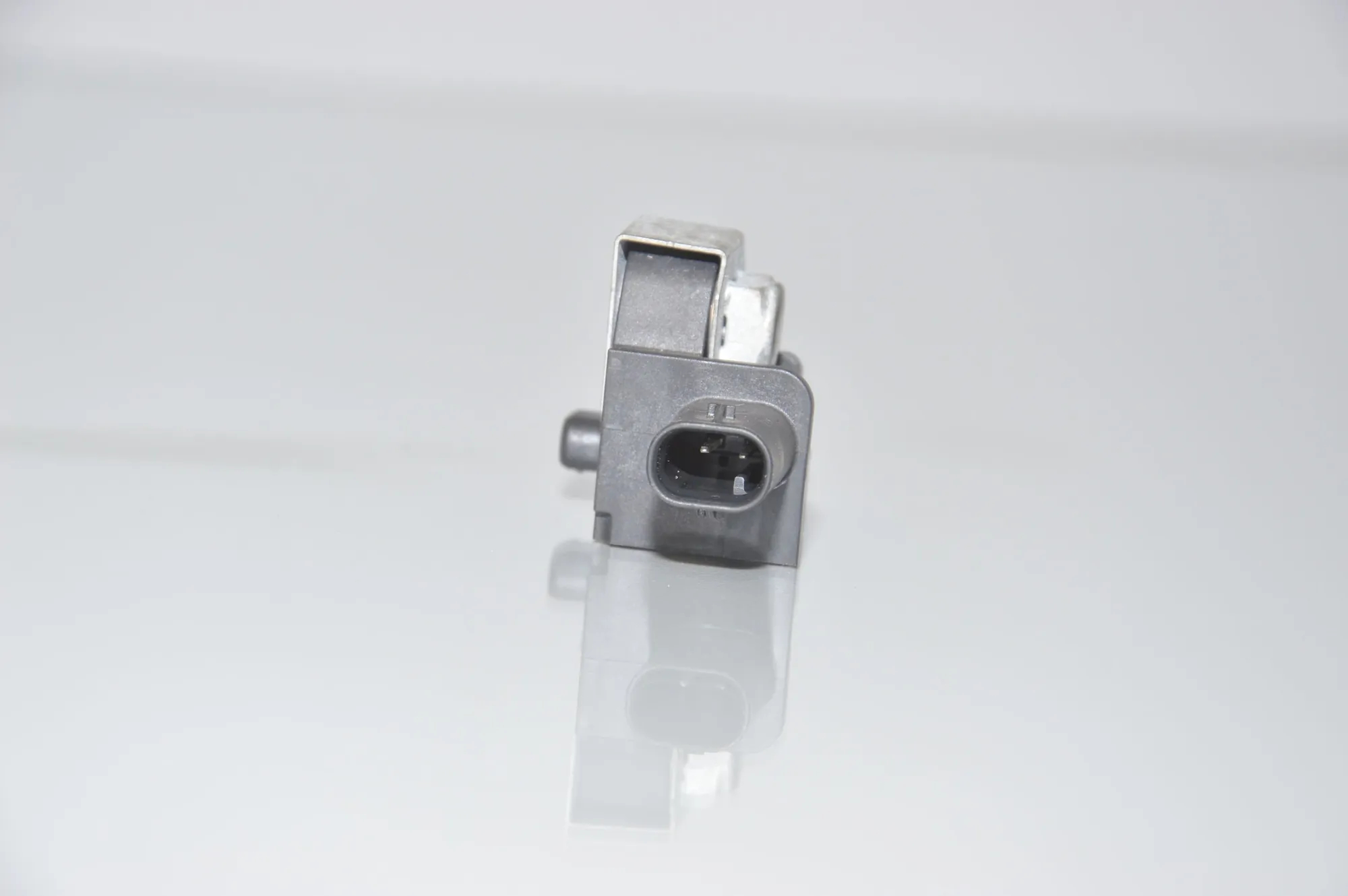 Front Right Impact Sensor – OEM 9224177 · BMW 5 (F10) M5 2012 – 5