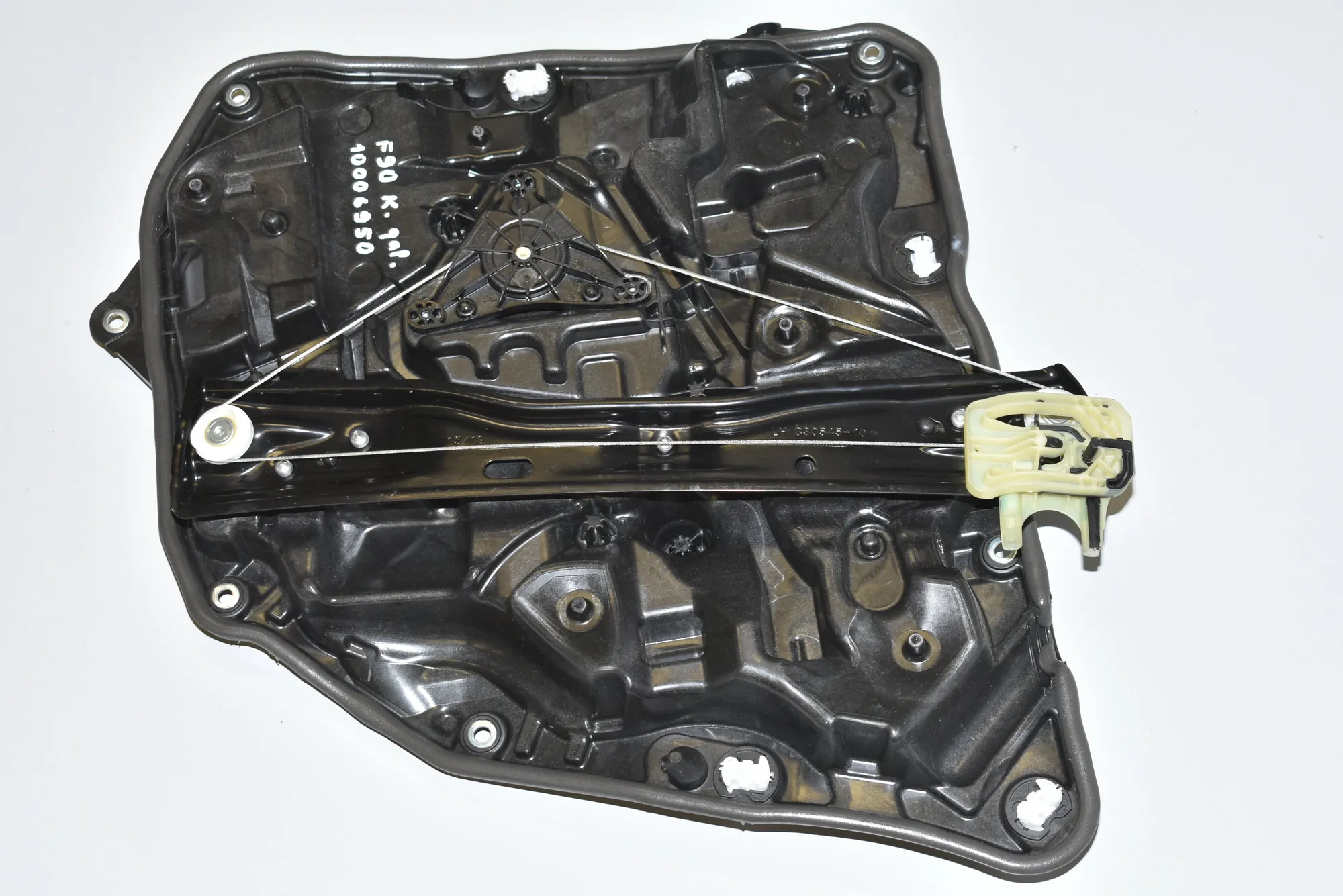 Rear Left Door Window Regulator – OEM 7365167 · BMW F90 (2017 - -) (G30, F90) M5 2019 – 2