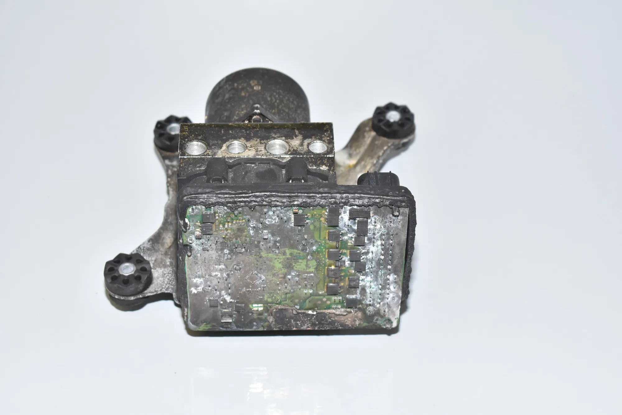 ABS Pump · BMW F90 (2017 - -) (G30, F90) M5 2019 – 2