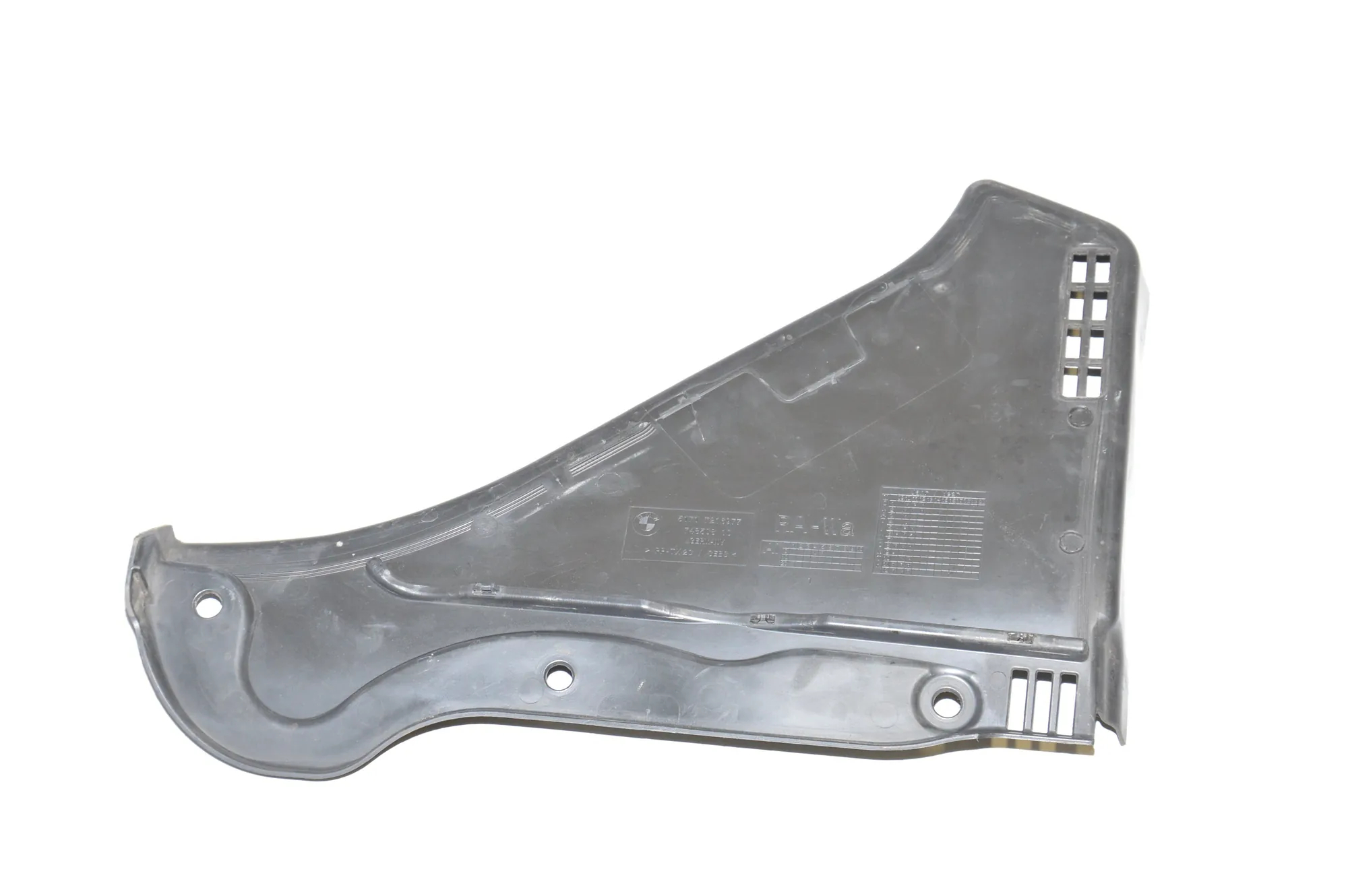 Front Wiper Cowl Trim – OEM 7216977 · BMW 5 (F10) M5 2012 – 4