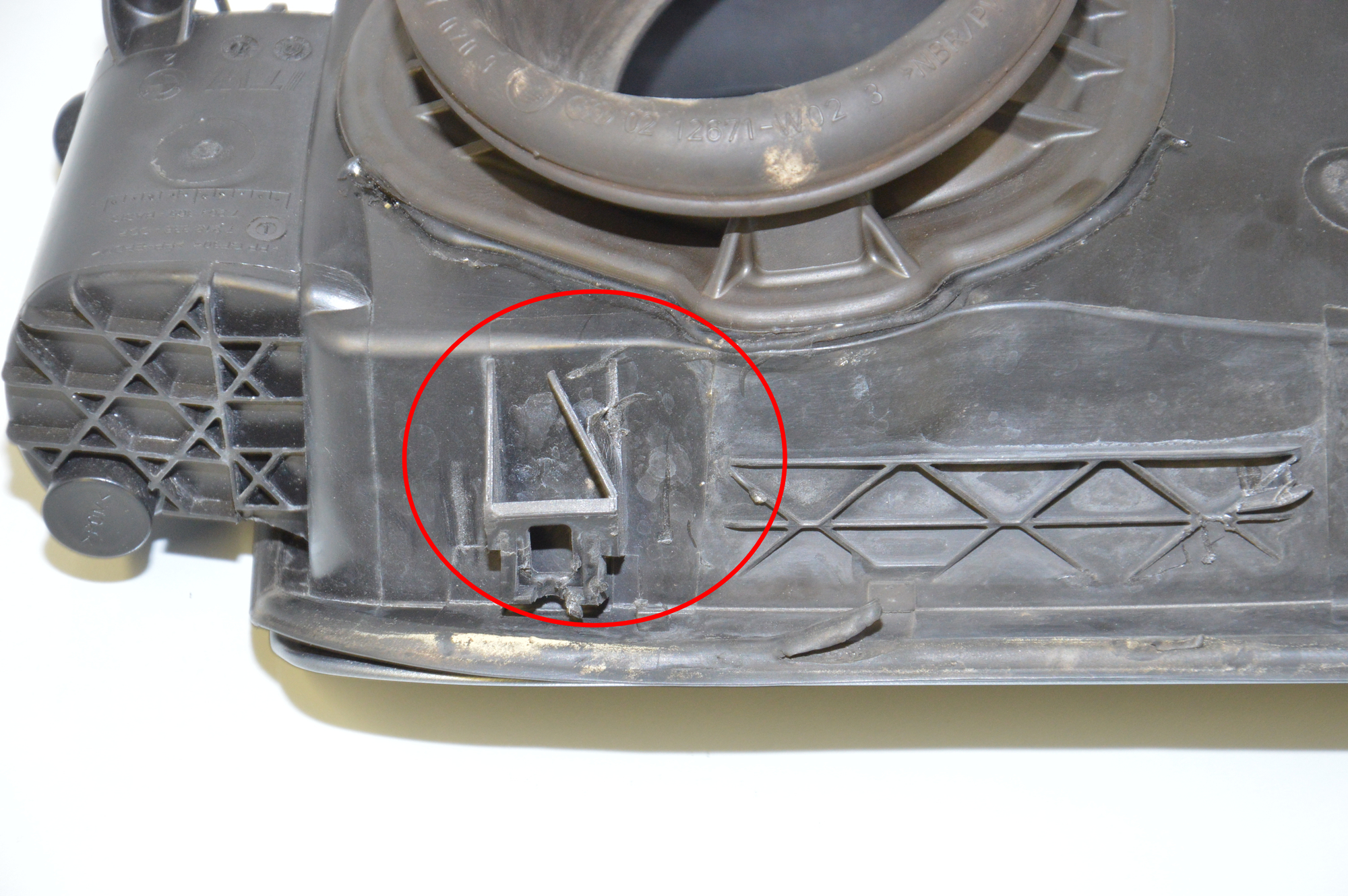 Fuel Tank Flap Cap – OEM 7218336 · BMW 5 (F10) M5 2012 – 2