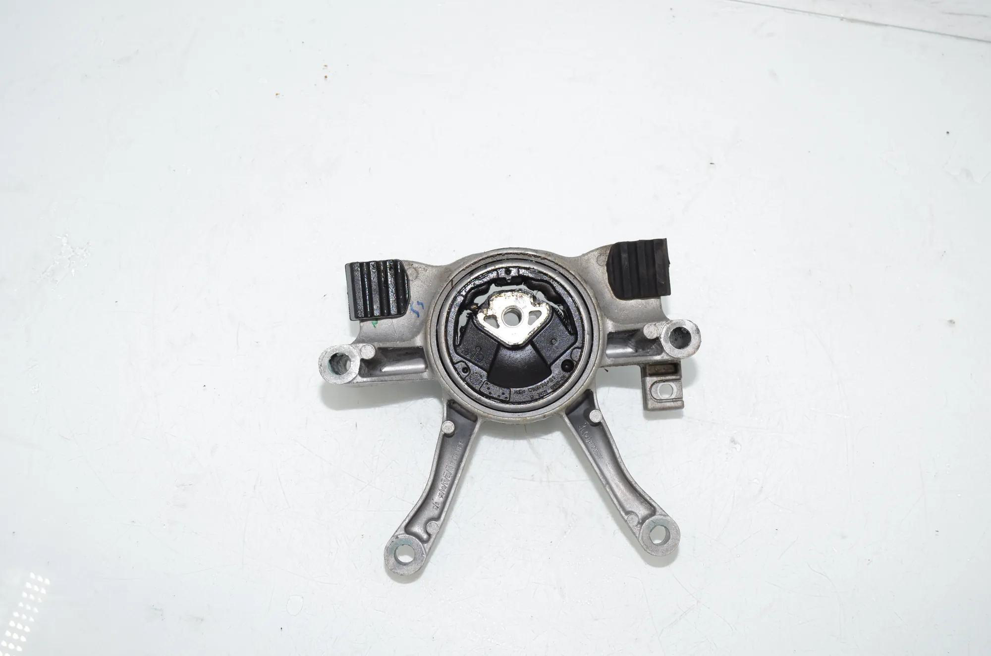 Gearbox Mount – OEM 8742697 · BMW 3 Touring (G21) (2019 - -) 320 i 2023 – 2