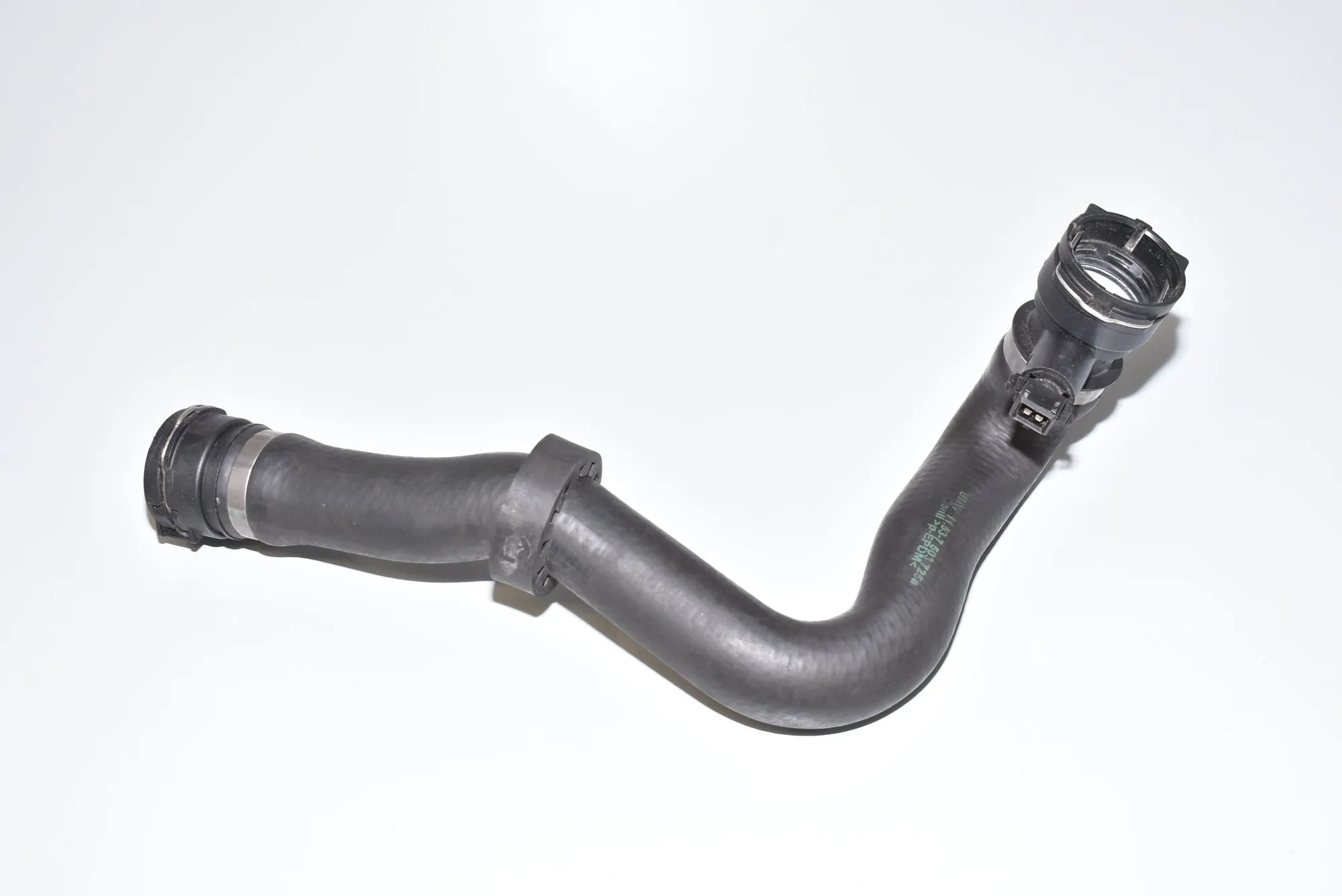Coolant Hose Pipe – OEM 7503725 · BMW 5 Touring (E39) BMW 5 Touring (E39) 540 i 2002