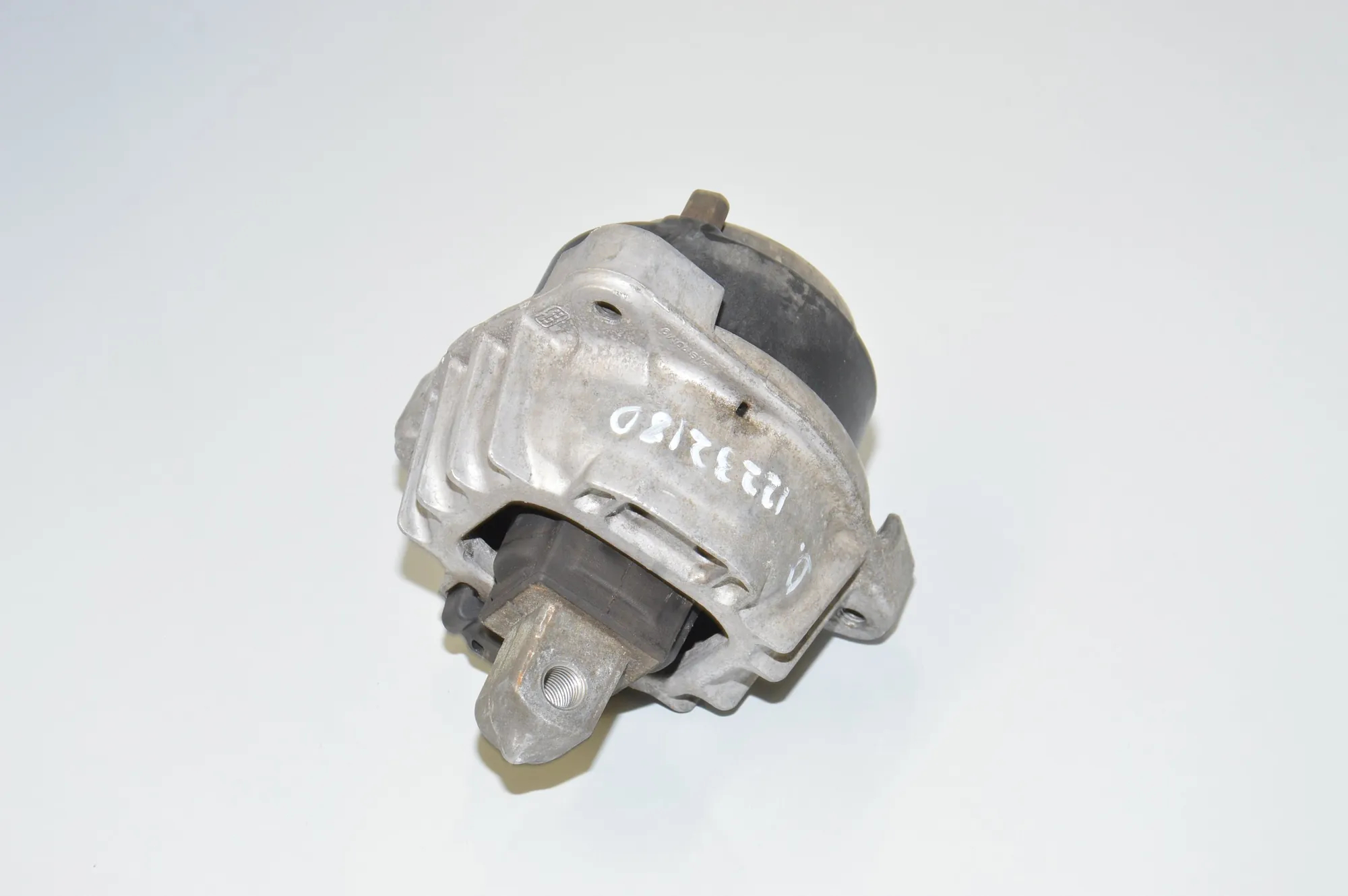 Left Side Engine Mount – OEM 6775905 · BMW 5 (F10) M5 2012 – 3