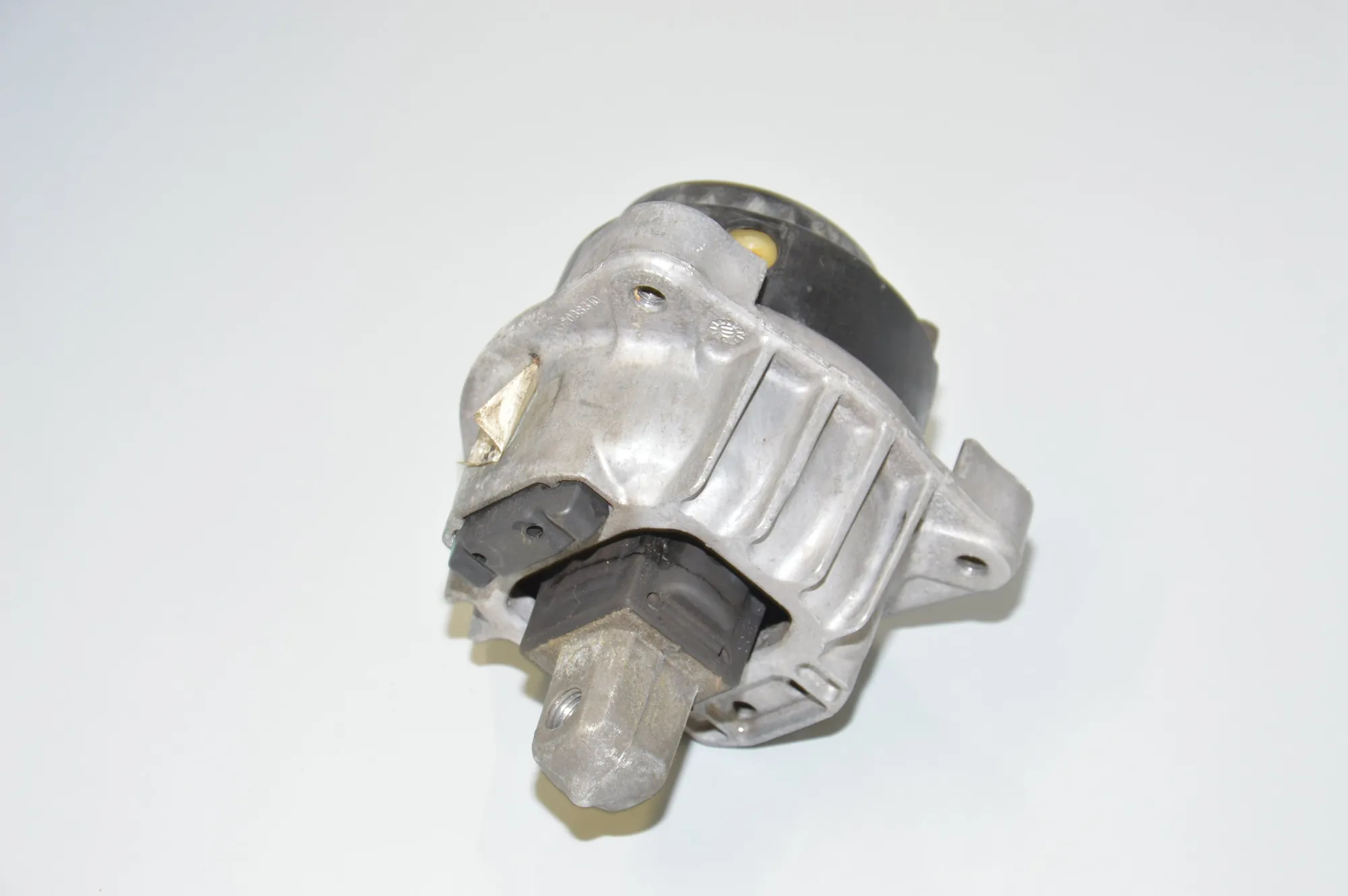 Left Side Engine Mount – OEM 6775905 · BMW 5 (F10) M5 2012 – 2