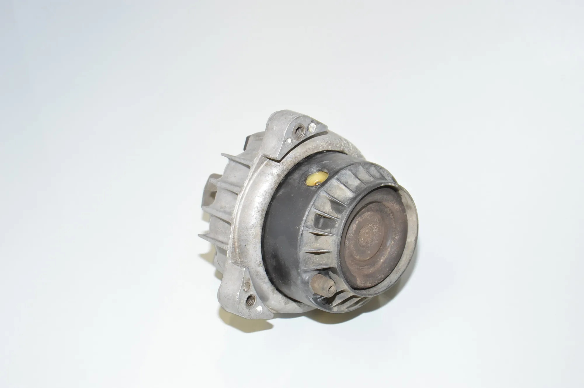 Left Side Engine Mount – OEM 6775905 · BMW 5 (F10) M5 2012