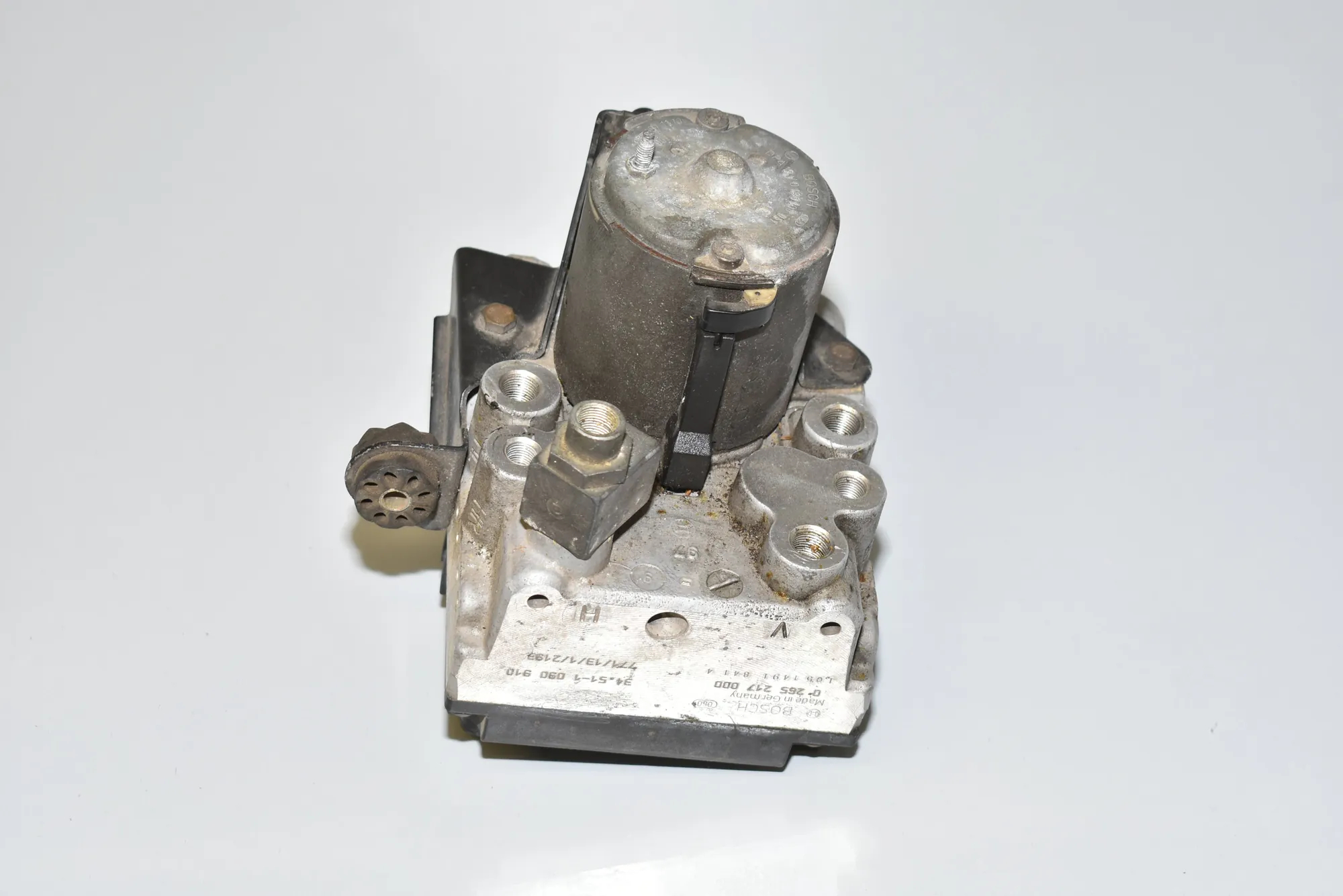 ABS Pump – OEM 1090910 · BMW 5 (E39) BMW 5 (E39) 525 i 2000 – 2