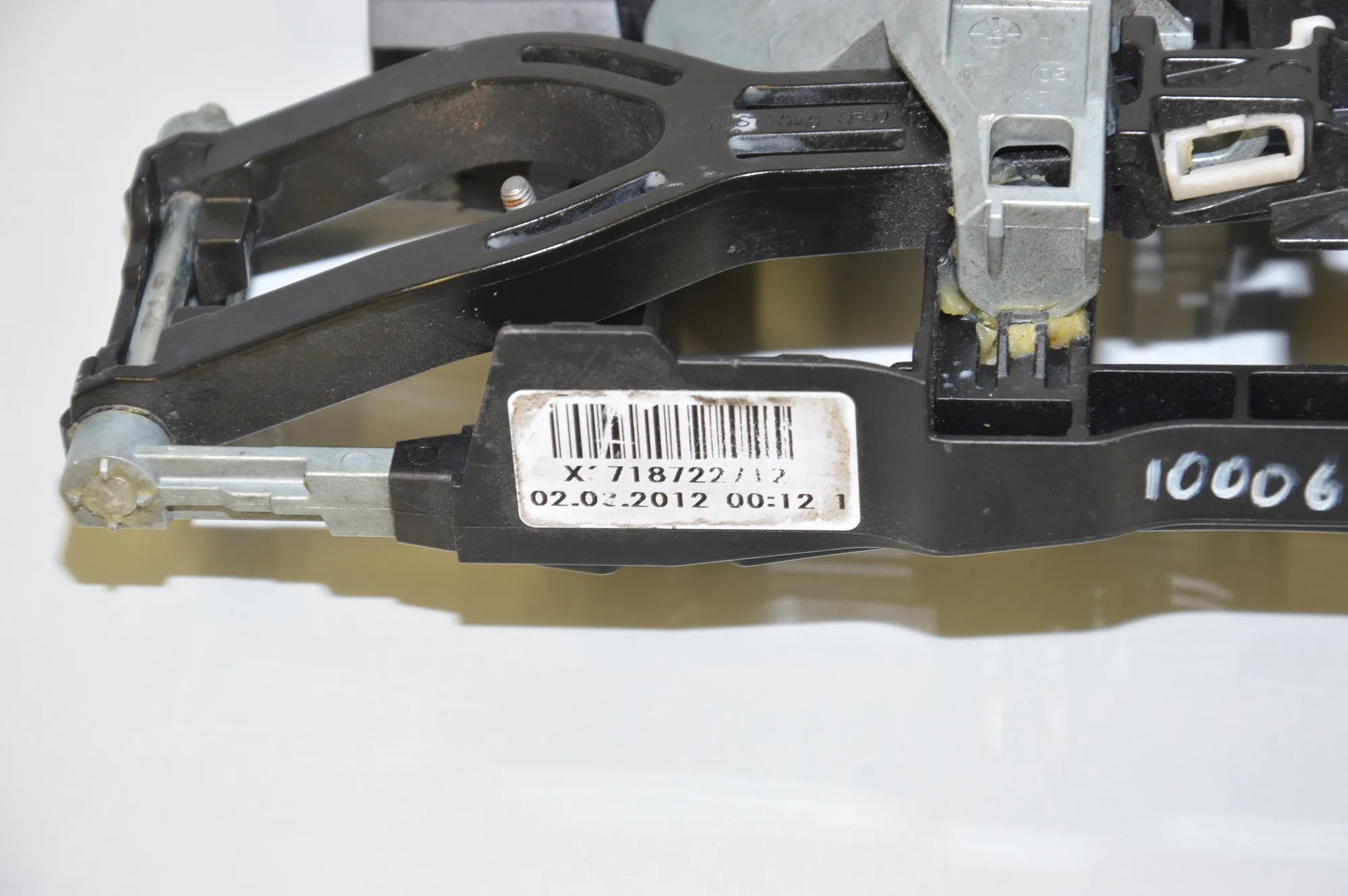 Rear Left Door Interior Handle Frame – OEM 7187227 · BMW 5 (F10) M5 2012 – 5