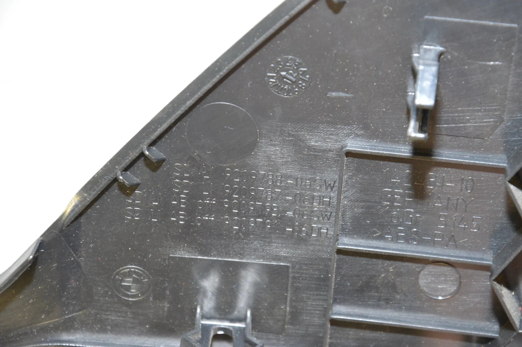 Dashboard Side Trim – OEM 9209788 · BMW 5 (F10) M5 2012 – 5