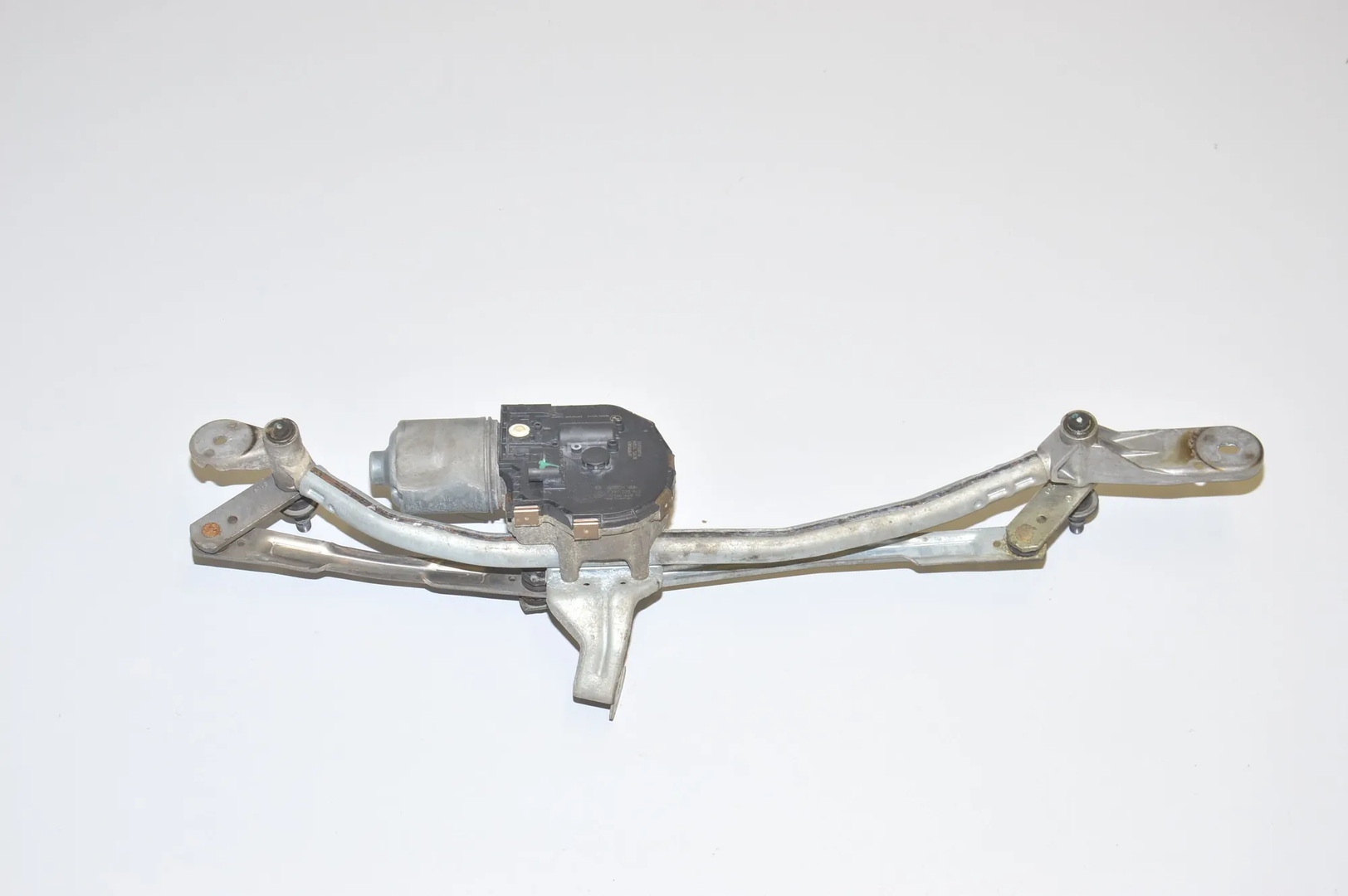 Front Windshield Wiper Mechanism – OEM 3397021520 · BMW 5 (F10) M5 2012 – 2