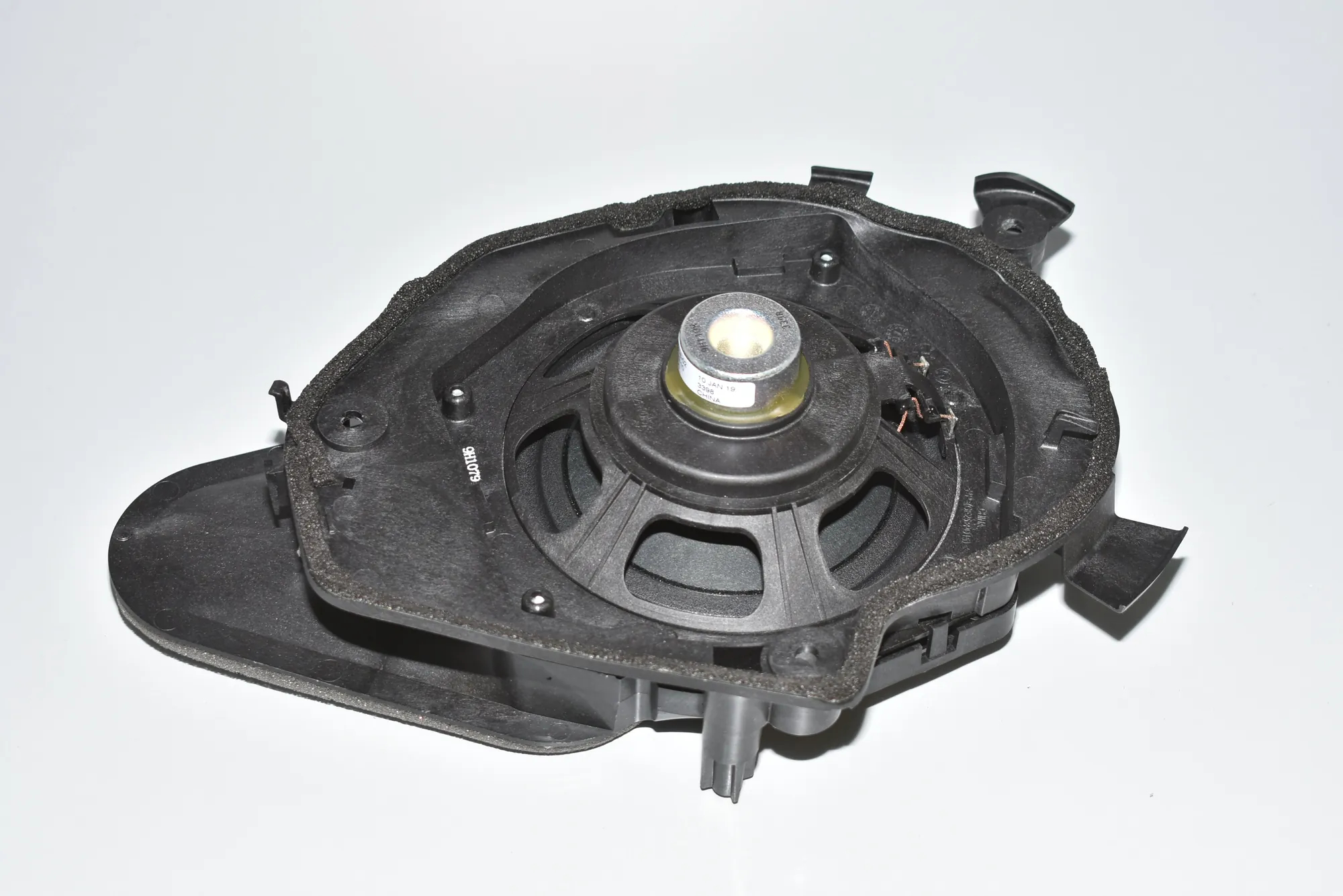 Subwoofer – OEM 9267416 · BMW i3 (I01) Electric 2019 – 2