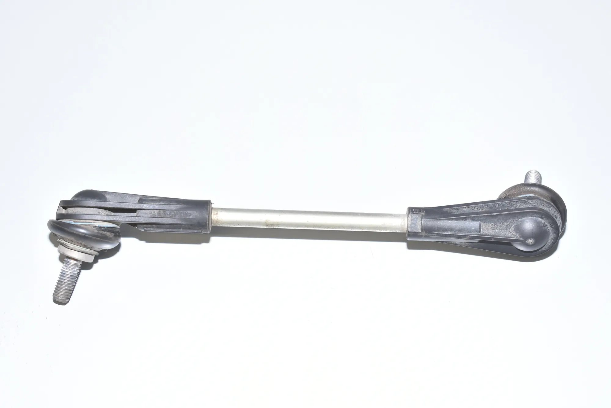 Front Left Stabilizer Link – OEM 6862857 · BMW i3 (I01) Electric 2019