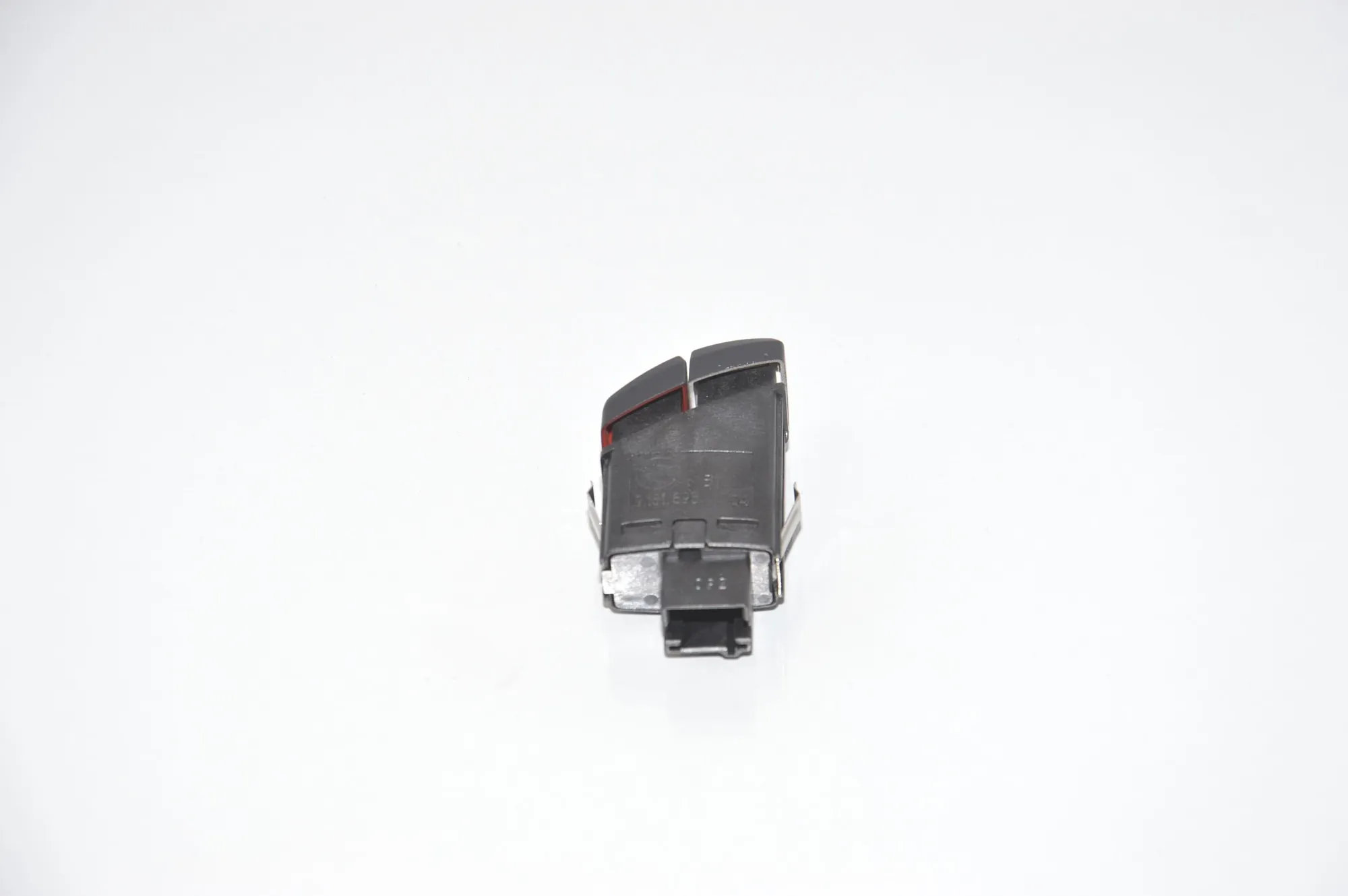 Hazard Button – OEM 9161896 · BMW 5 (F10) M5 2012 – 4