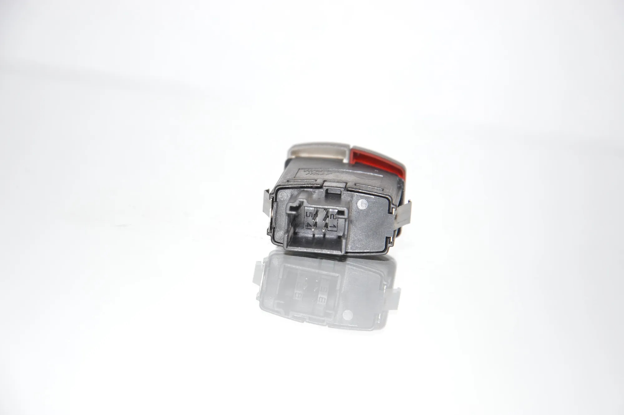 Hazard Button – OEM 9161896 · BMW 5 (F10) M5 2012 – 5