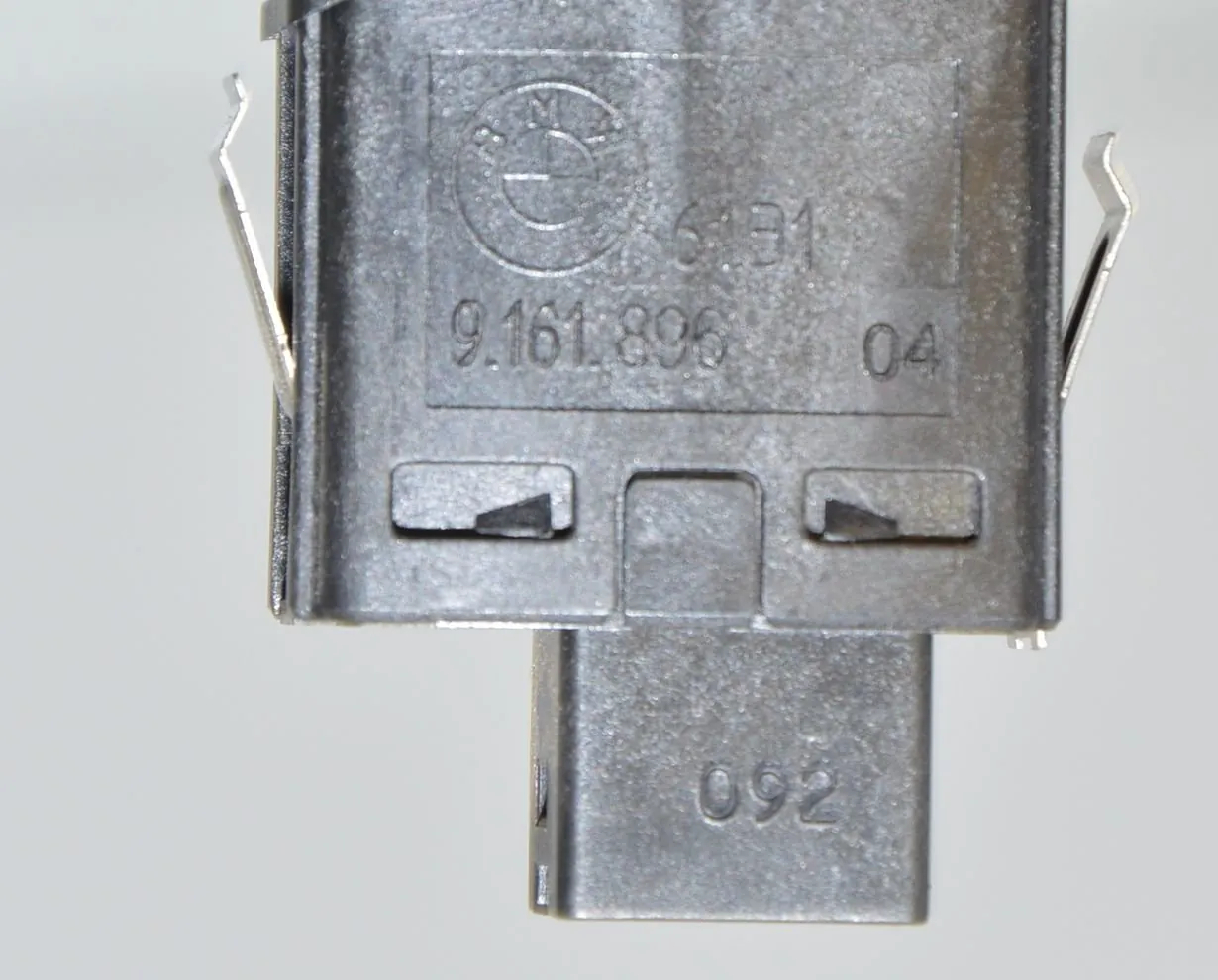 Hazard Button – OEM 9161896 · BMW 5 (F10) M5 2012 – 6