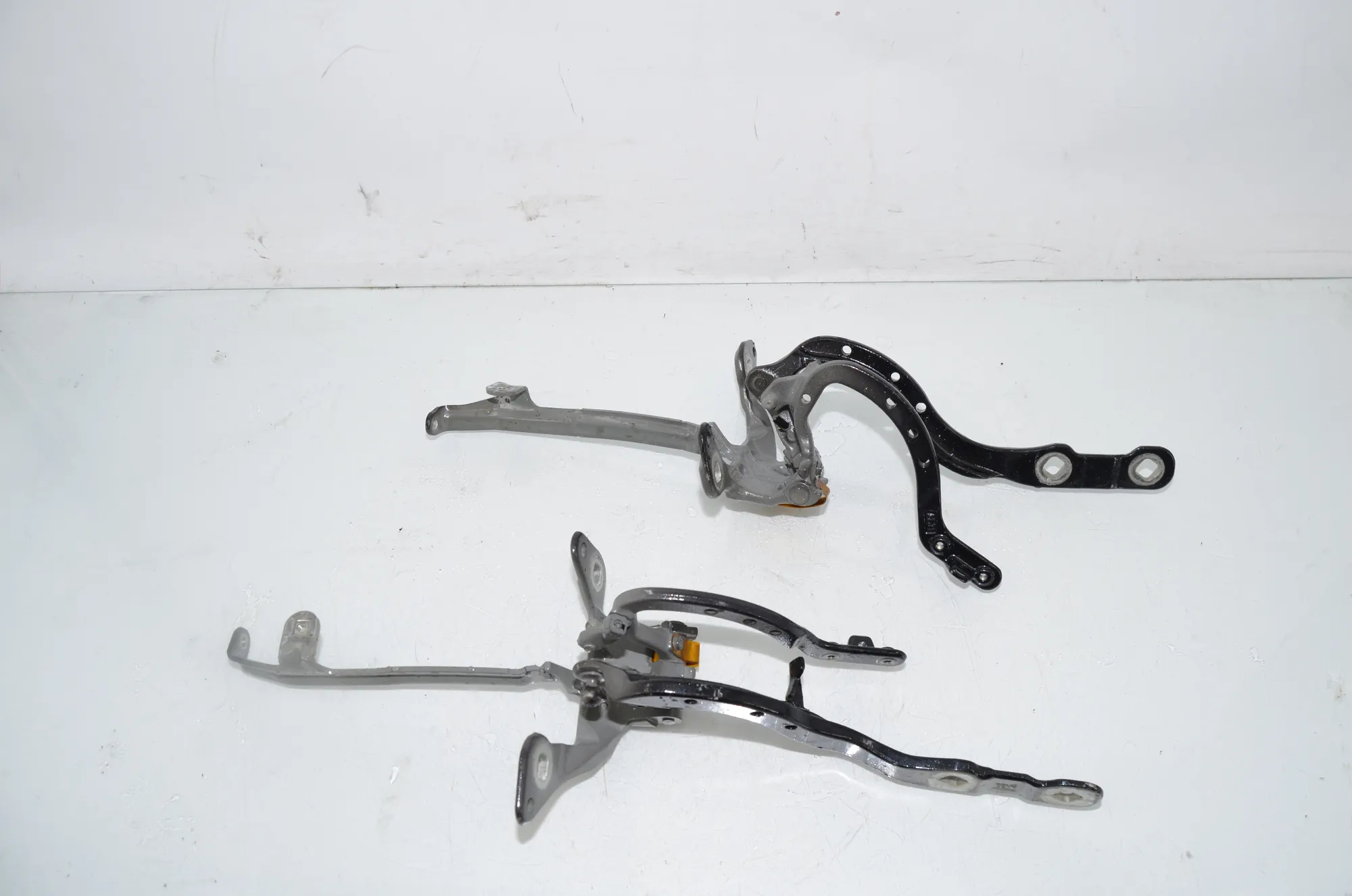Left Side Bootlid Hinge – OEM 8492961 · BMW 3 Touring (G21) (2019 - -) 320 i 2023 – 2