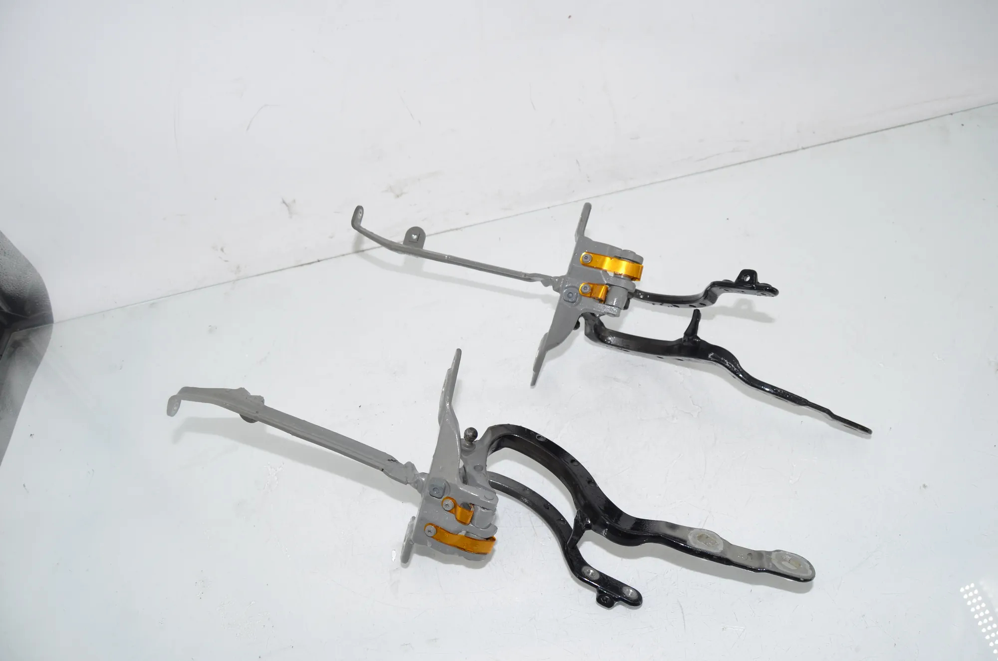 Left Side Bootlid Hinge – OEM 8492961 · BMW 3 Touring (G21) (2019 - -) 320 i 2023 – 3