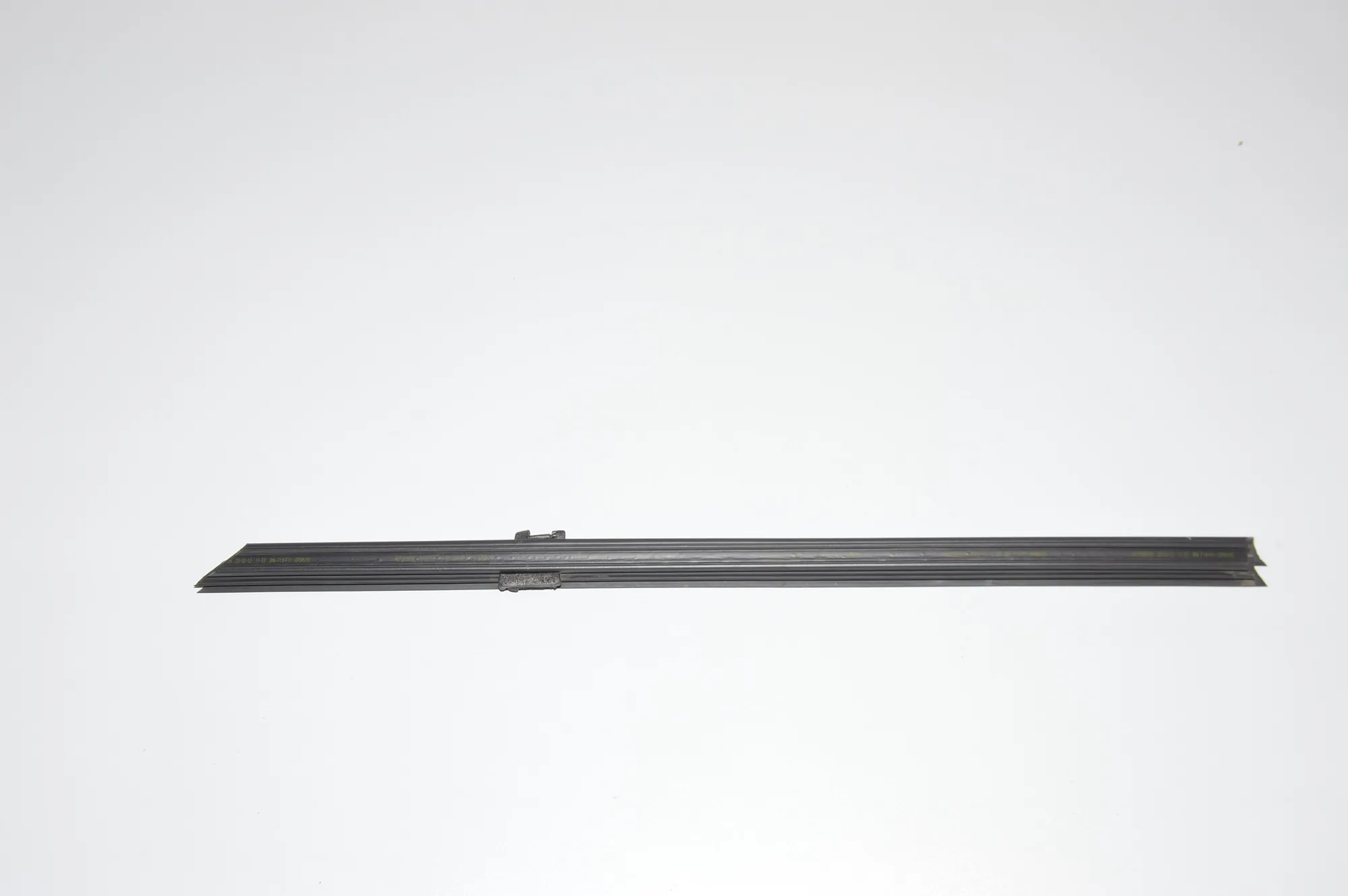 Rear Right Door Window Strip – OEM 7182290 · BMW 5 (F10) M5 2012