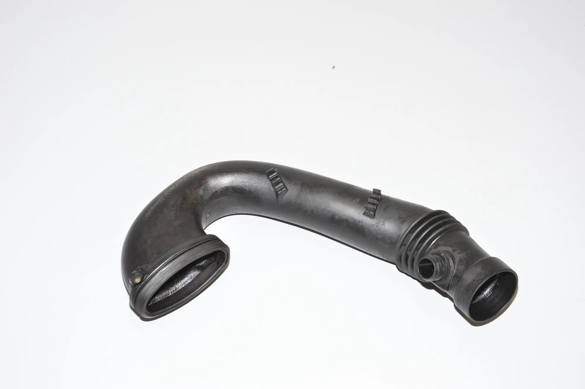 Air Intake Tube – OEM 2248154 · BMW 5 (E39) BMW 5 (E39) 530 d 2000 – 4