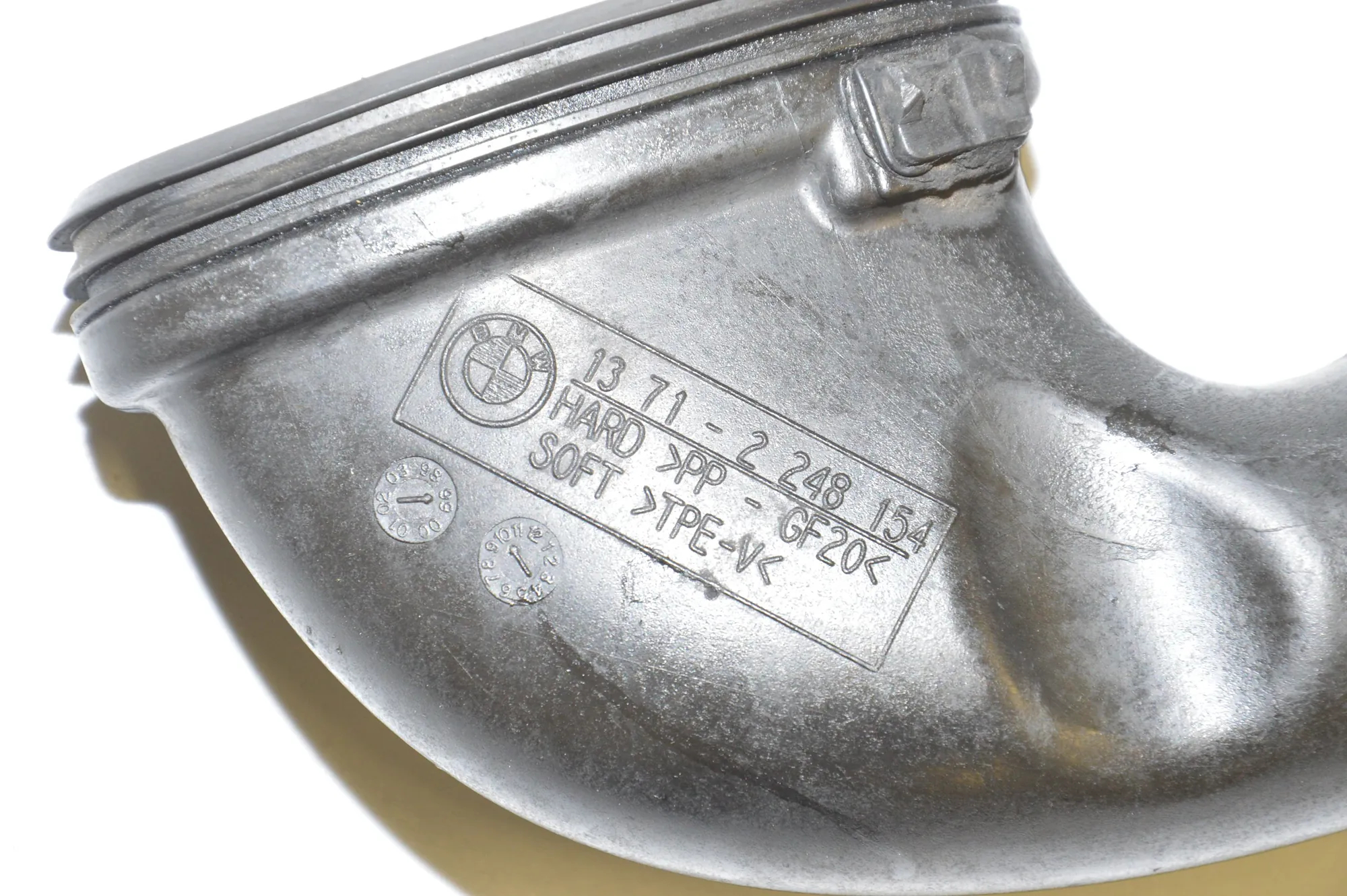 Air Intake Tube – OEM 2248154 · BMW 5 (E39) BMW 5 (E39) 530 d 2000 – 5