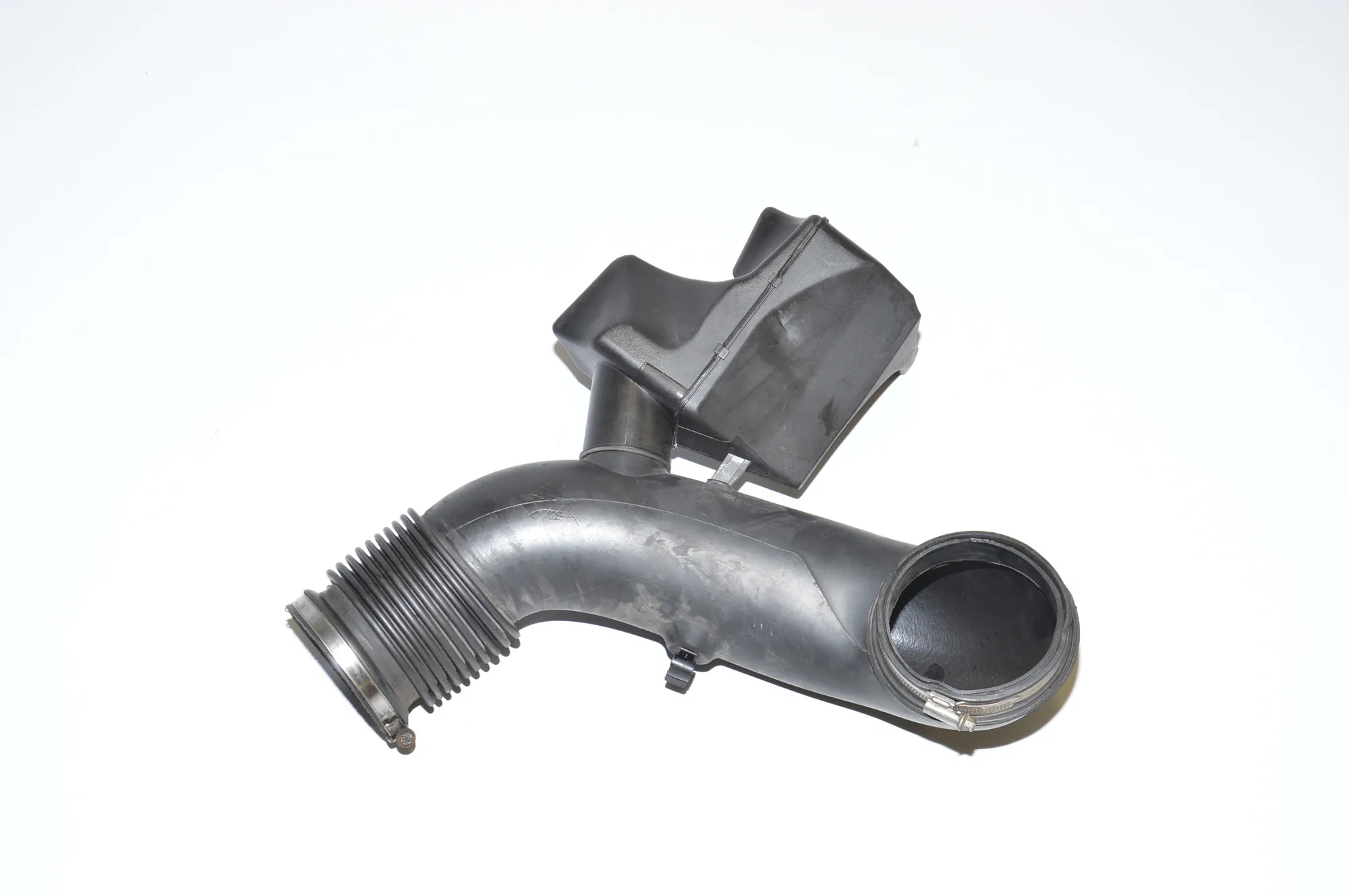 Intake Resonator – OEM 7503145 · BMW X5 (E53) BMW X5 (E53) 3.0 i 2000