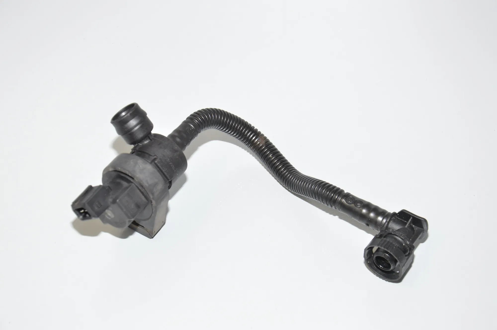 Other Engine Compartment Parts – OEM 7512581 · BMW 3 (E90) BMW 3 (E90) 320 i 2006
