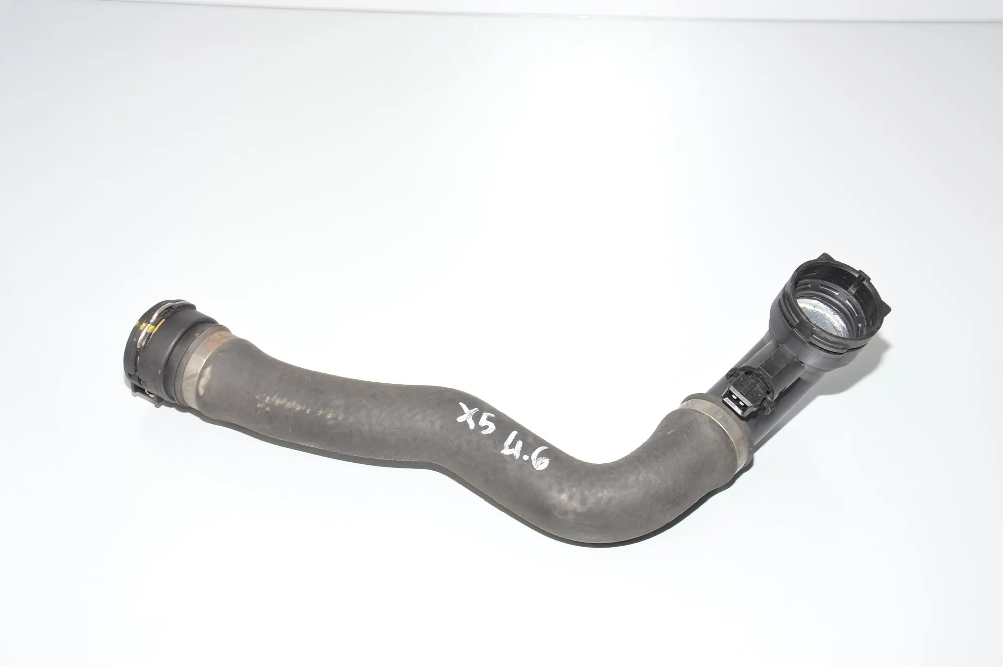 Right Side Cooling Radiator Hose – OEM 7500750 · BMW X5 (E53) BMW X5 (E53) 4.4 i 2000 – 3