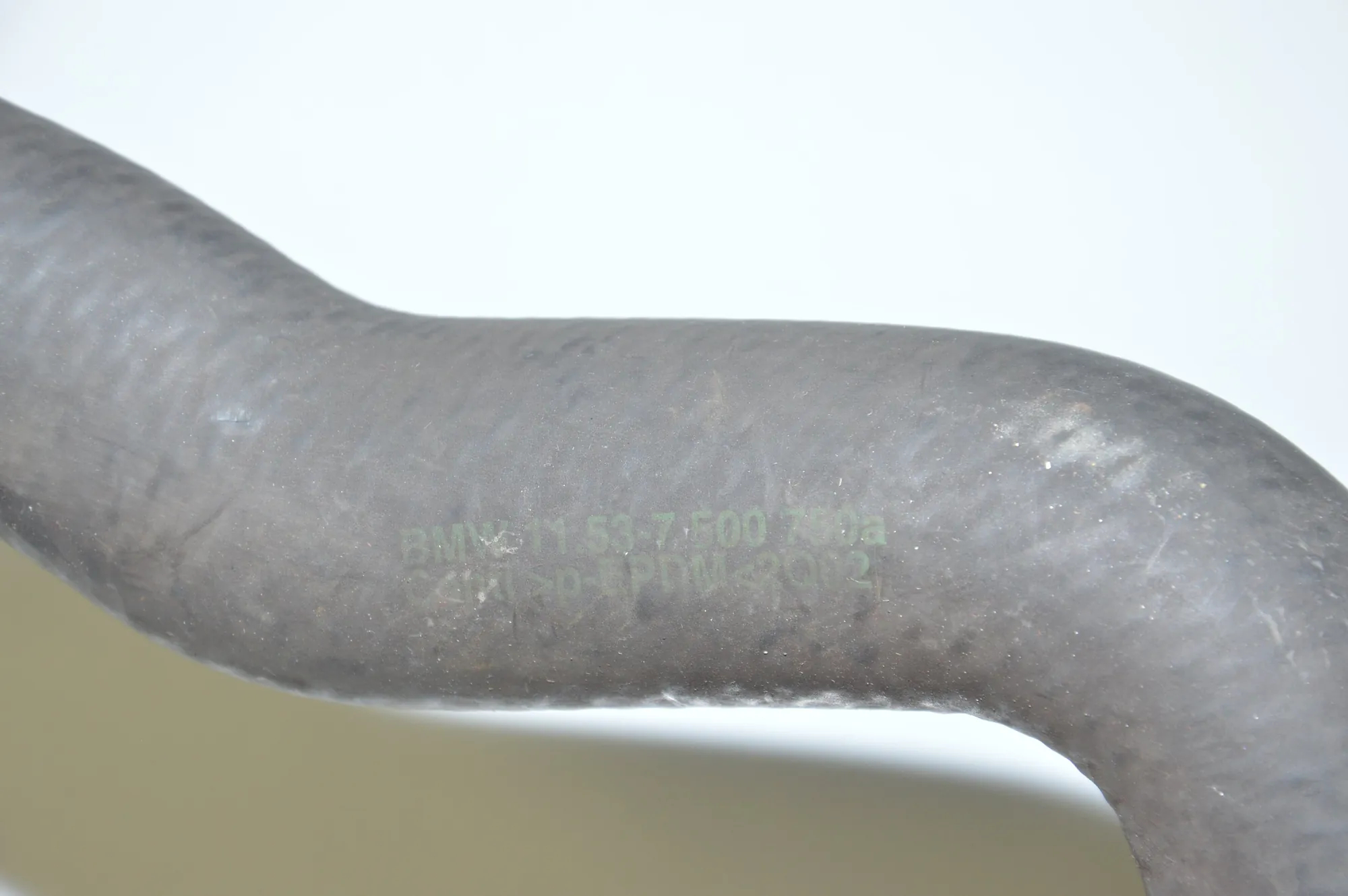 Right Side Cooling Radiator Hose – OEM 7500750 · BMW X5 (E53) BMW X5 (E53) 4.4 i 2000 – 5