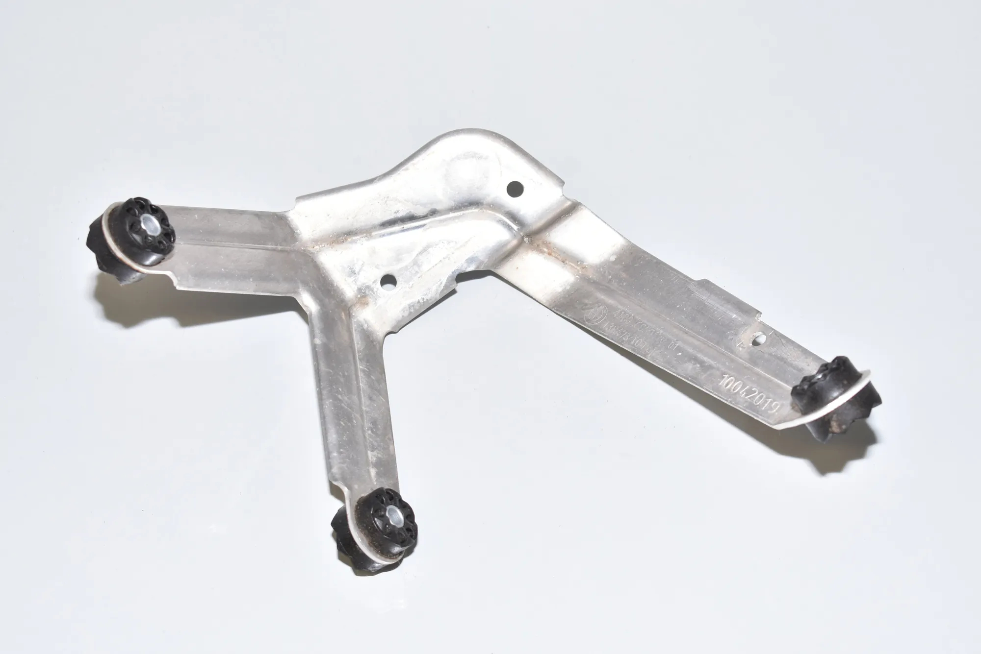 ABS Pump Holder – OEM 6850470 · BMW i3 (I01) Electric 2019 – 2