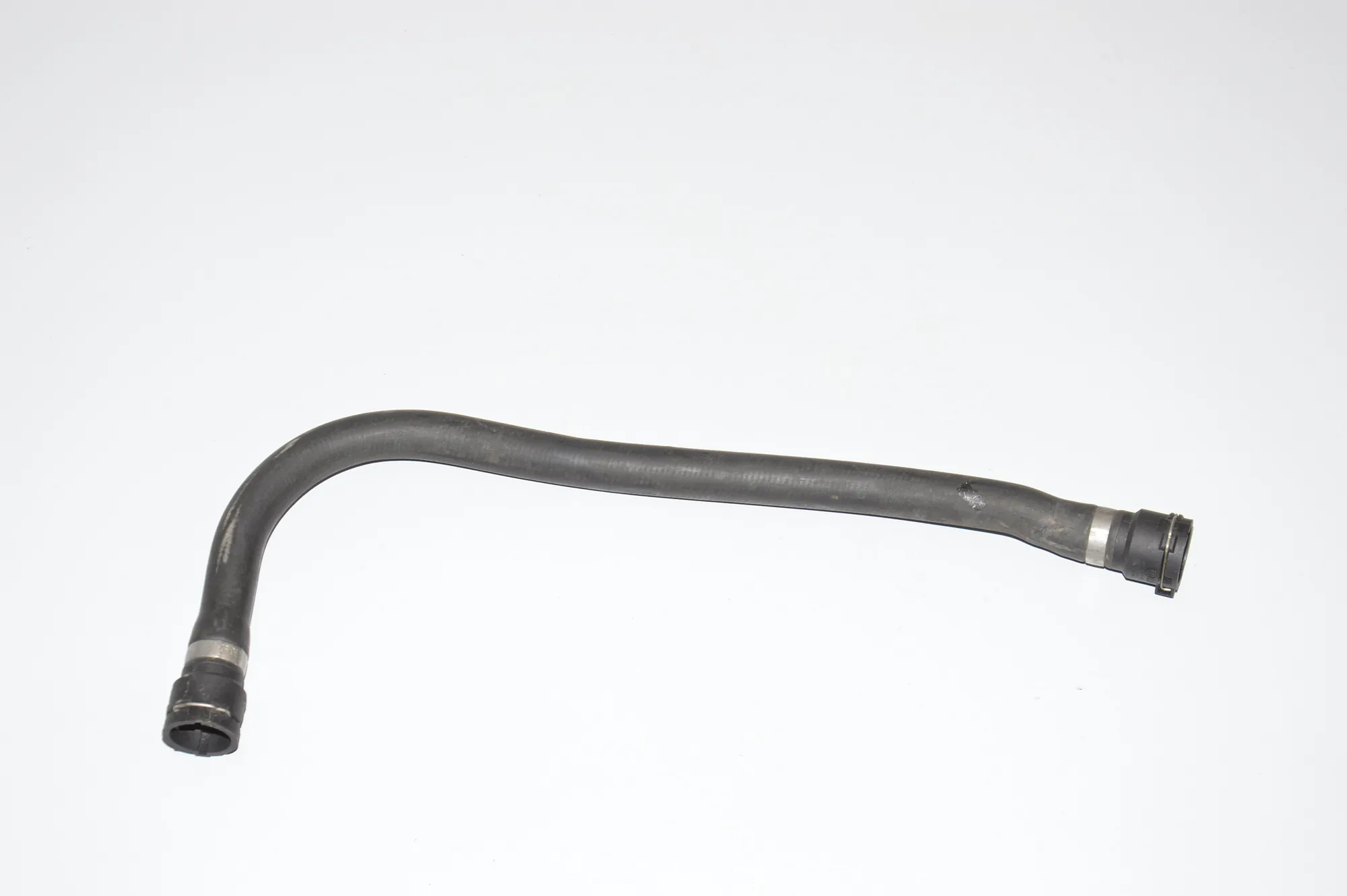 Coolant Hose Pipe – OEM 1438633 · BMW 5 (E39) BMW 5 (E39) 520 i 1998 – 4