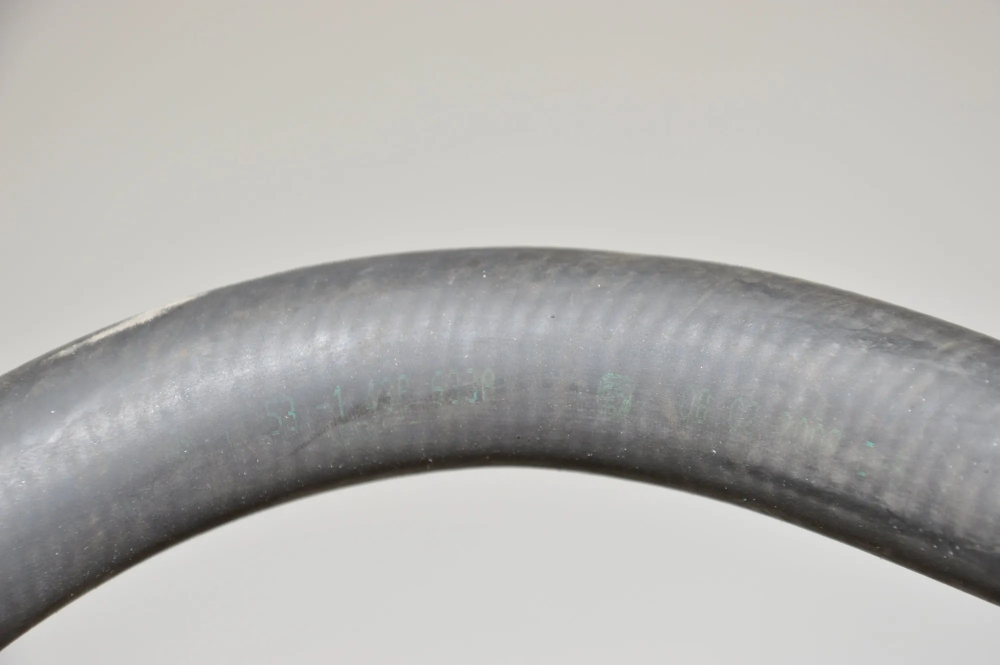 Coolant Hose Pipe – OEM 1438633 · BMW 5 (E39) BMW 5 (E39) 520 i 1998 – 5