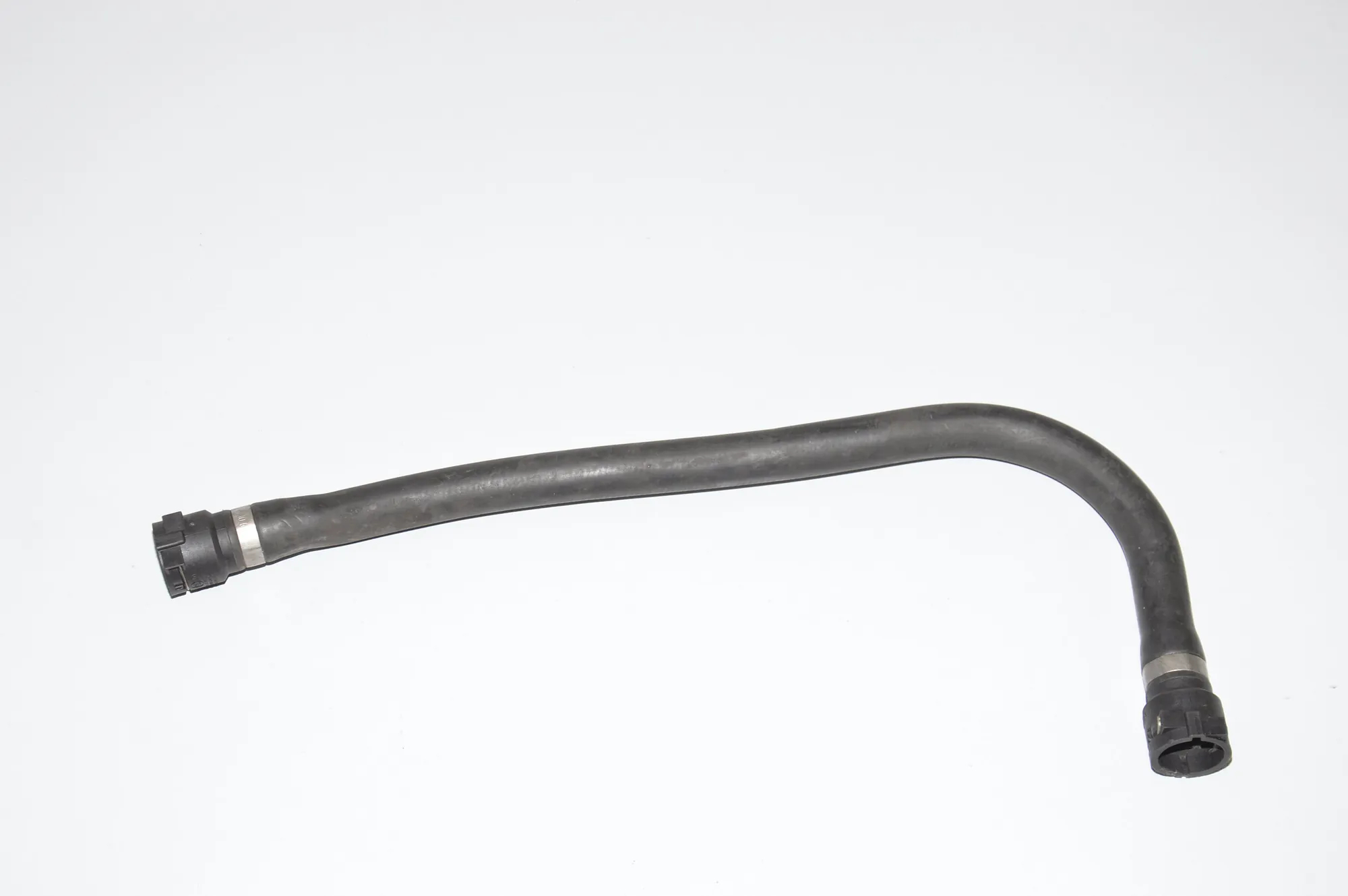 Coolant Hose Pipe – OEM 1438633 · BMW 5 (E39) BMW 5 (E39) 520 i 1998 – 2