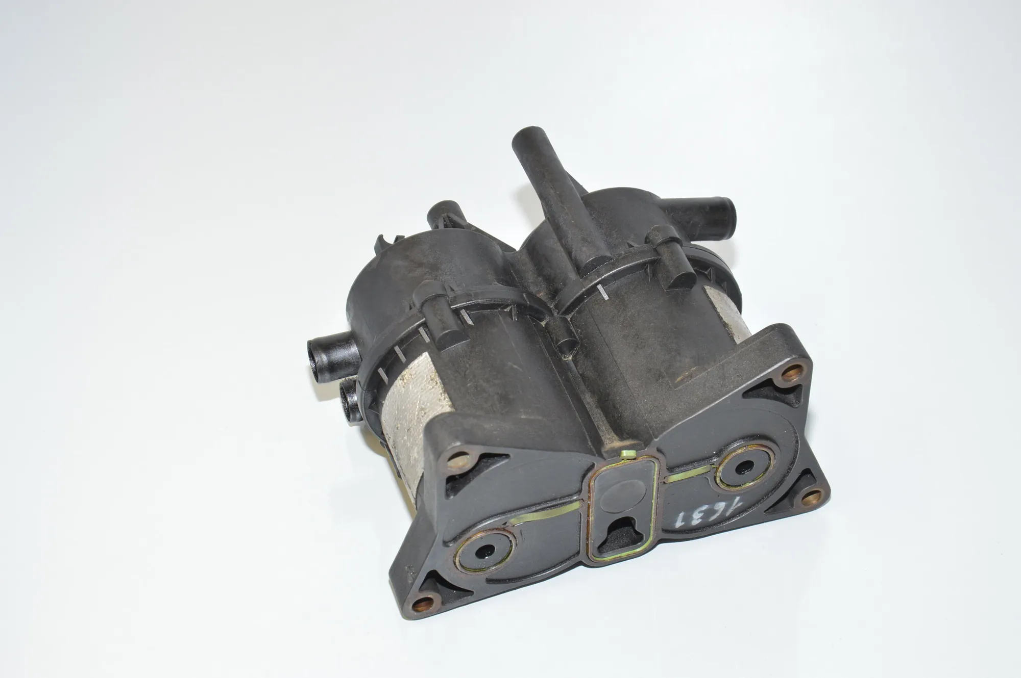 Oil Seperator – OEM 2248284 · BMW 7 (E65, E66, E67) BMW 7 (E65, E66, E67) 740 d 2002 – 4