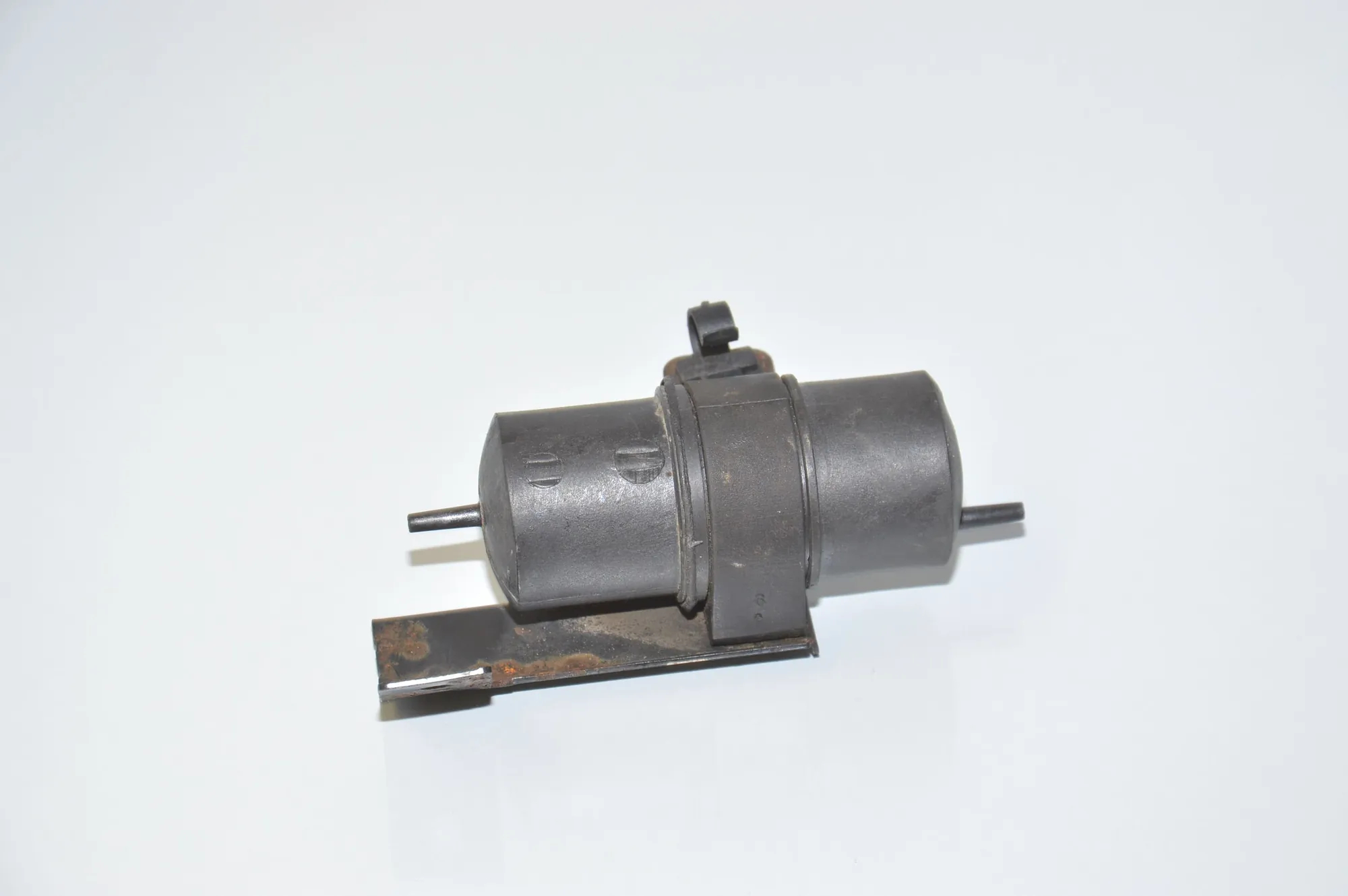 Vacuum Tank – OEM 1312762 · BMW 5 (E39) BMW 5 (E39) 535 i 1996 – 2