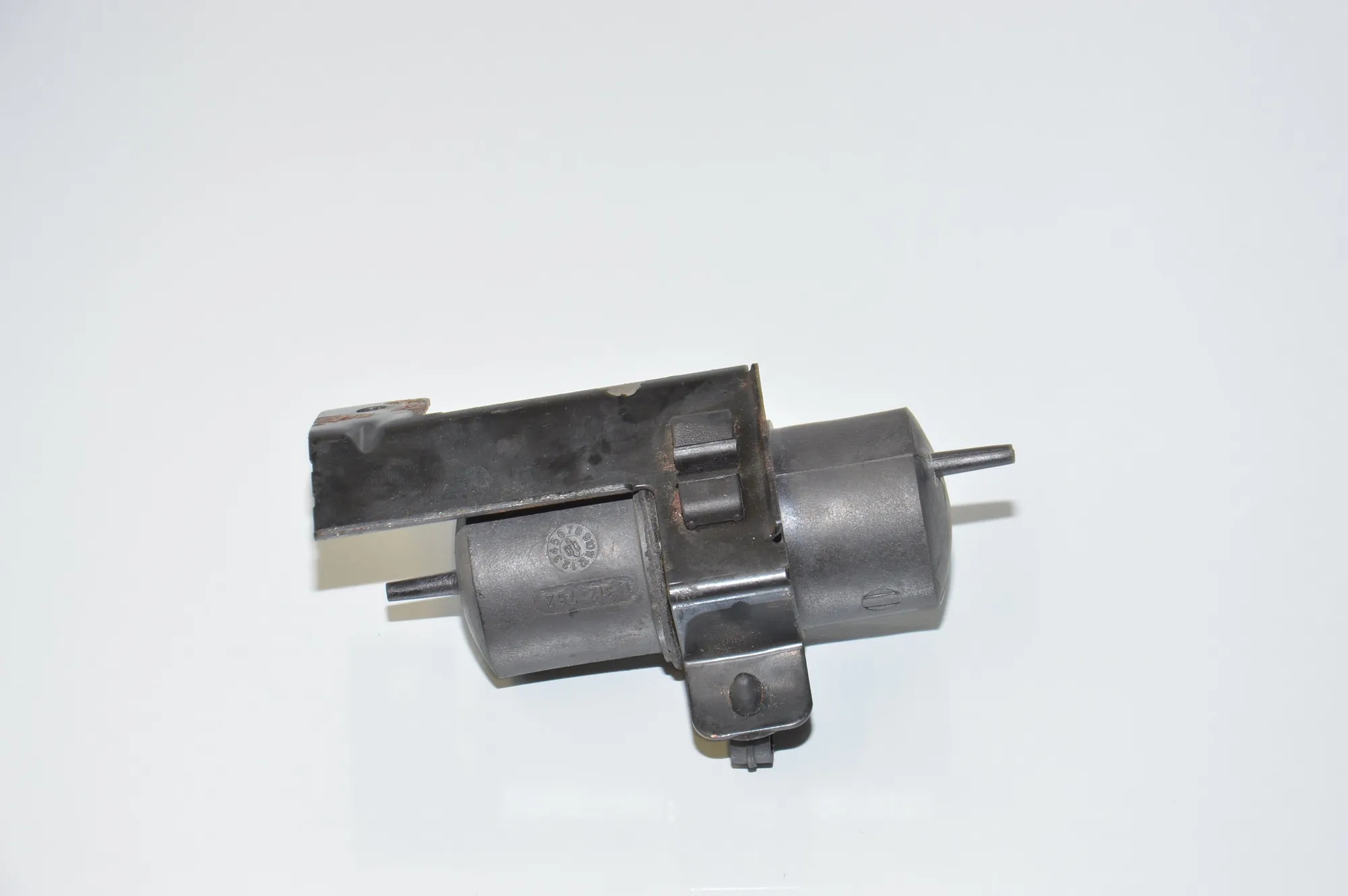 Vacuum Tank – OEM 1312762 · BMW 5 (E39) BMW 5 (E39) 535 i 1996 – 3