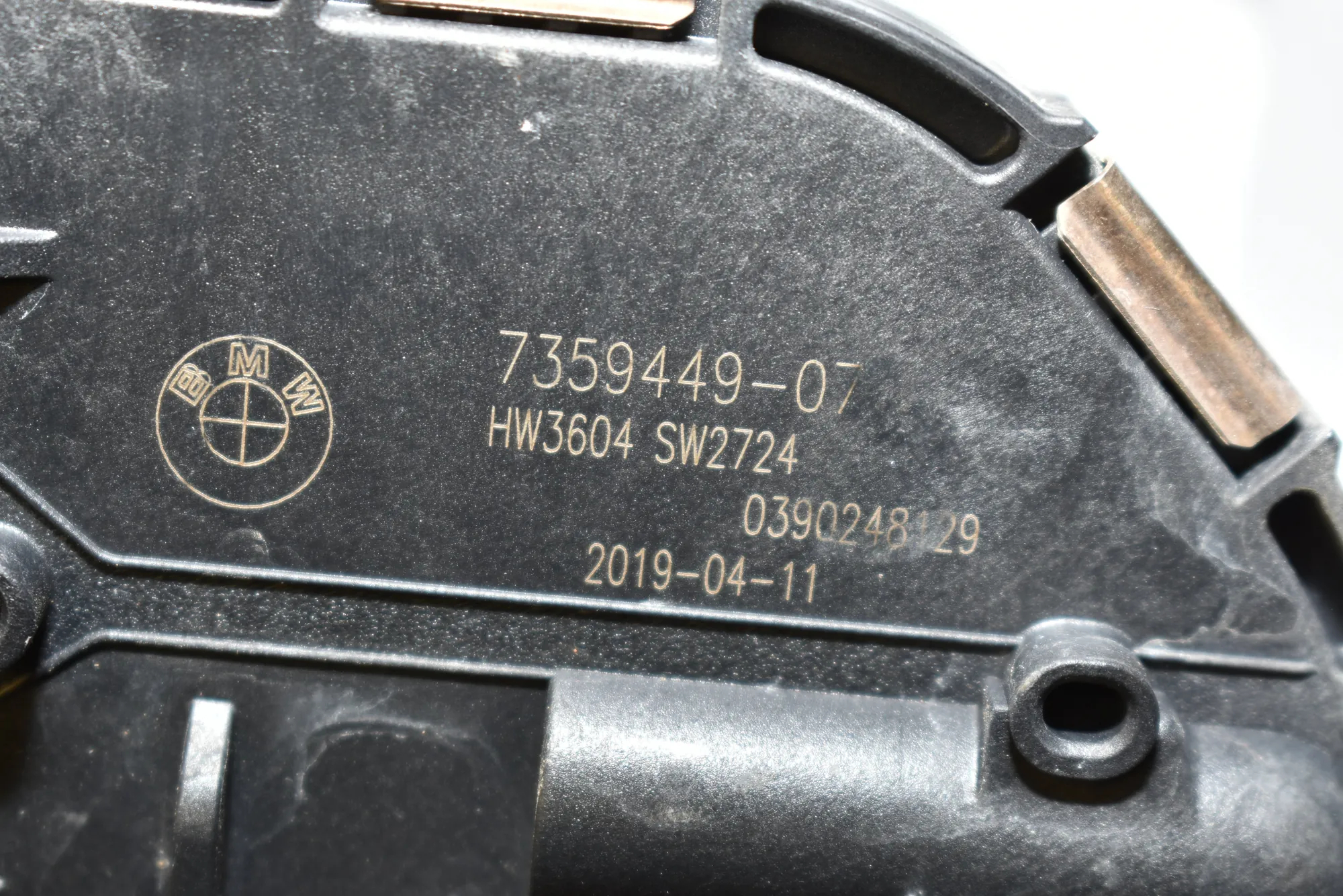 Front Windshield Wiper Mechanism – OEM 7359449 · BMW i3 (I01) Electric 2019 – 4