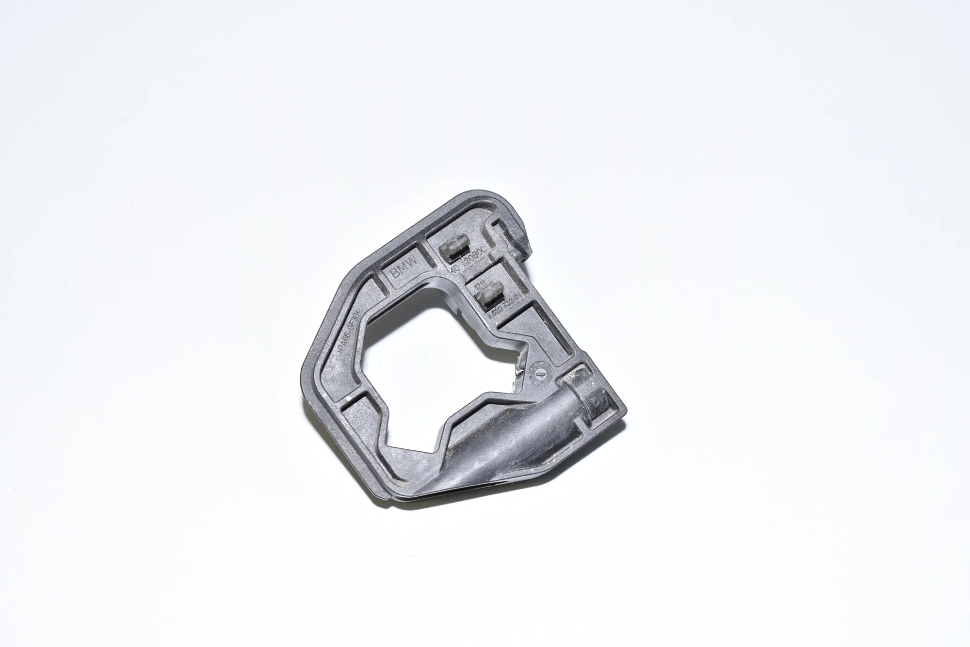 Radiator Holder – OEM 8620732 · BMW i3 (I01) Electric 2019 – 3