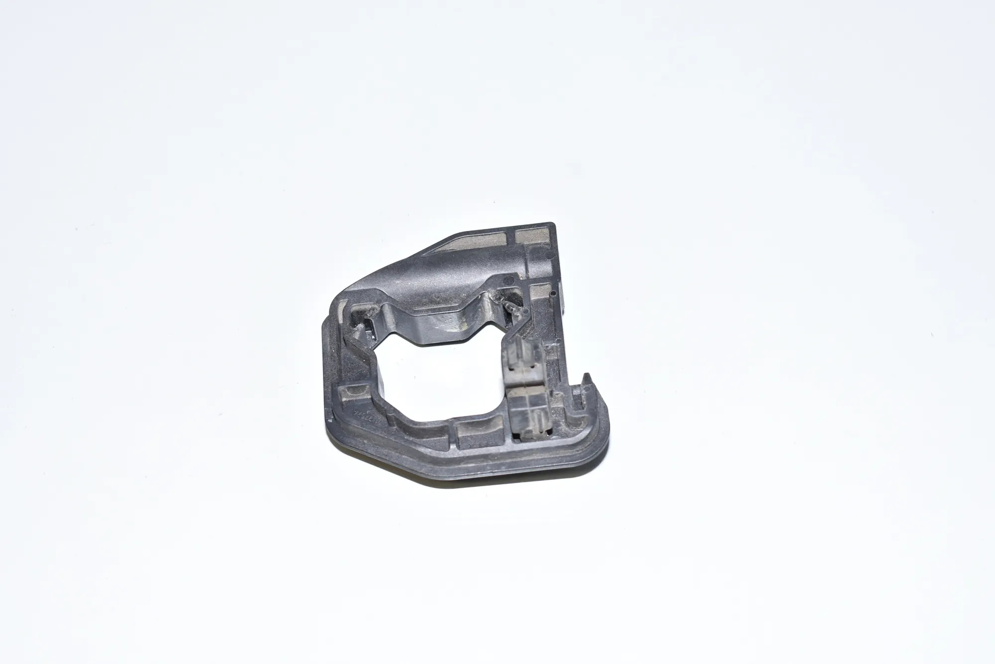 Radiator Holder – OEM 8620732 · BMW i3 (I01) Electric 2019