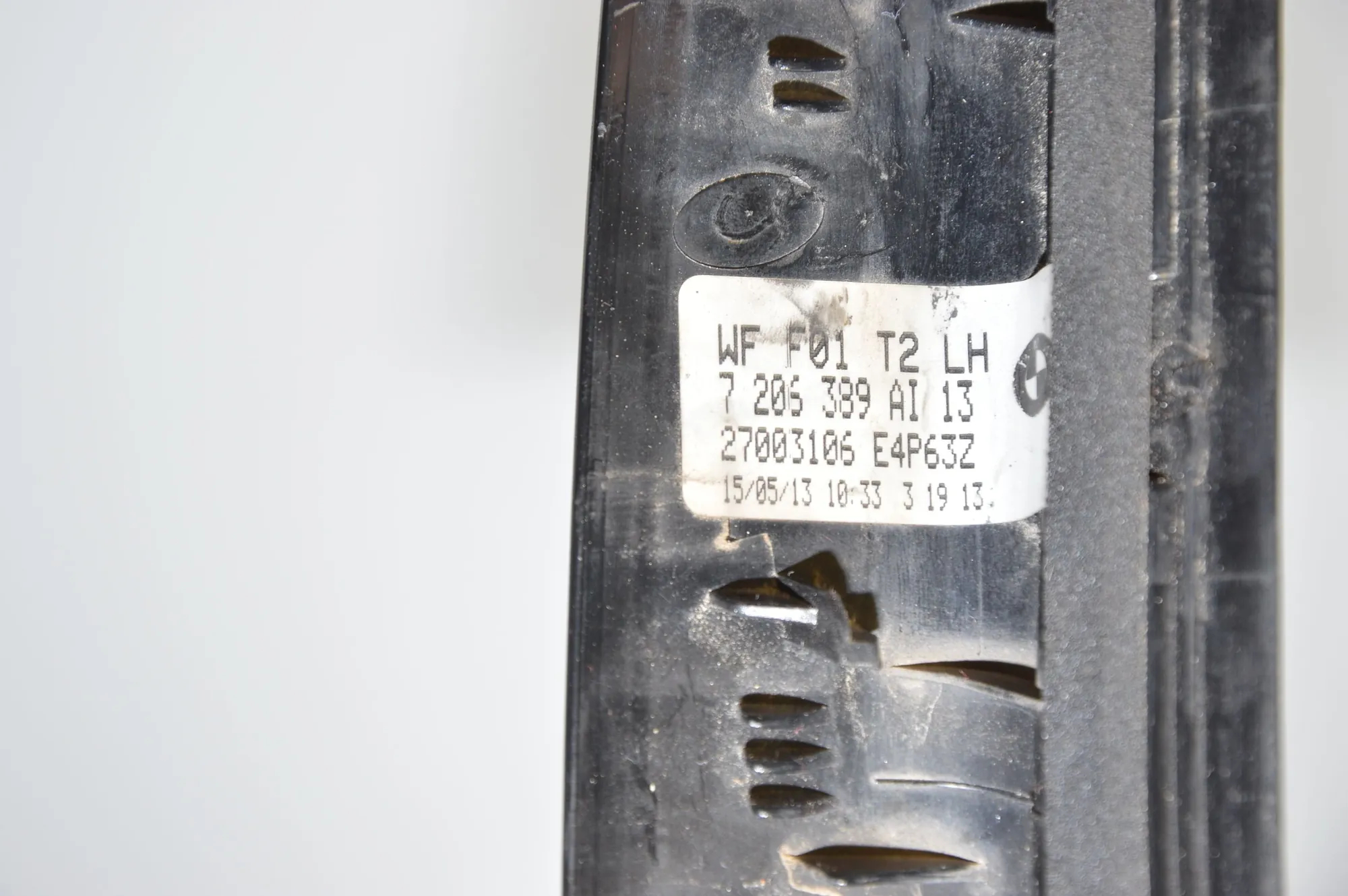 Rear Left Tail Light Trim – OEM 7206389 · BMW 7 (F01, F02) BMW 7 (F01, F02) 730 d 2012 – 5