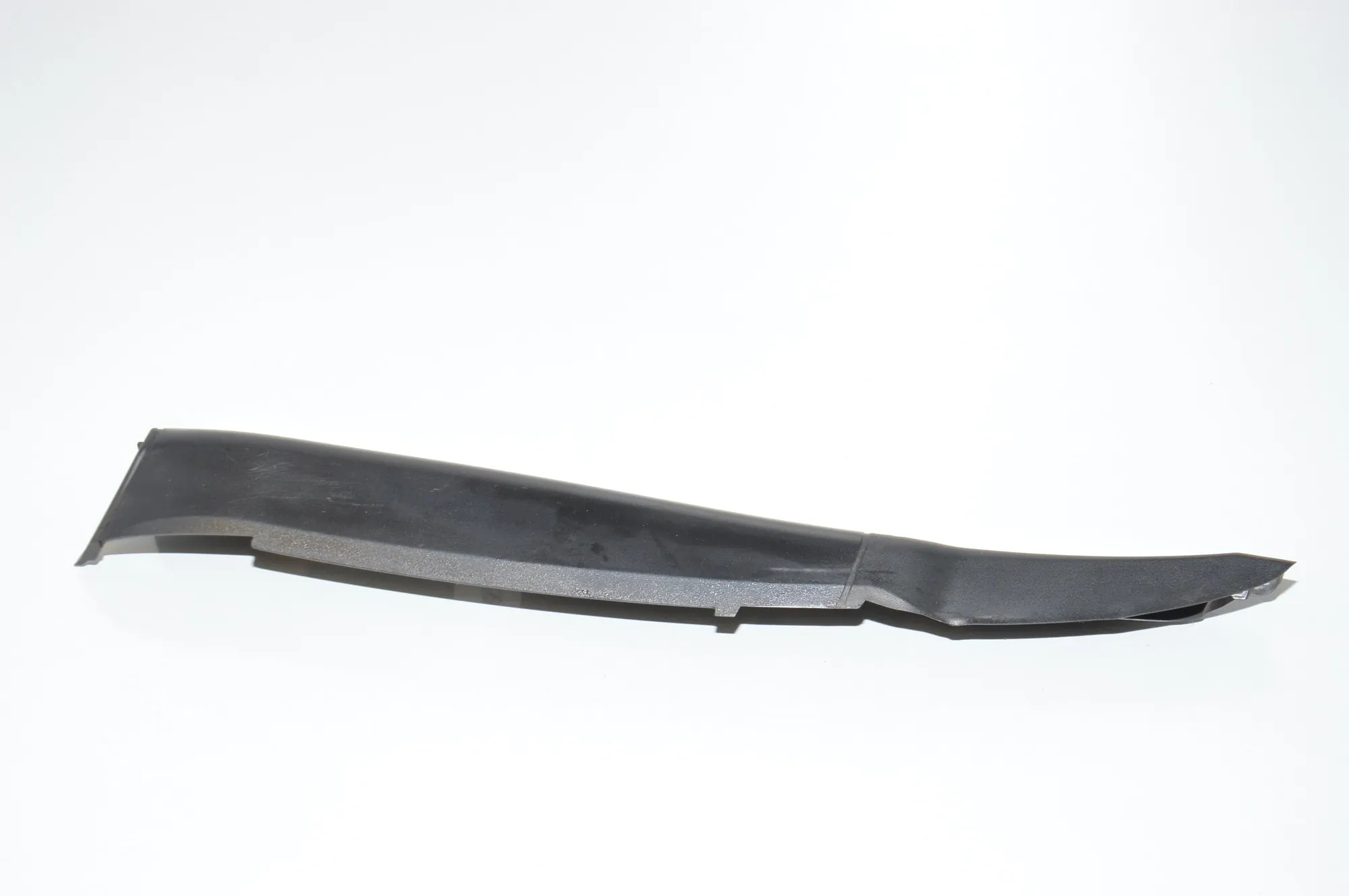 Rear Left Tail Light Trim – OEM 7206389 · BMW 7 (F01, F02) BMW 7 (F01, F02) 730 d 2012 – 2