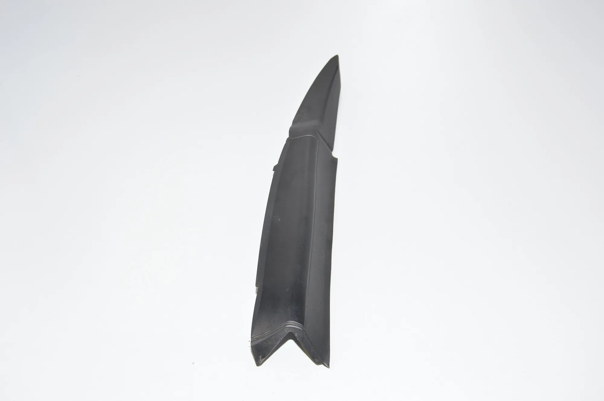 Rear Right Tail Light Trim – OEM 7206390 · BMW 7 (F01, F02) BMW 7 (F01, F02) 730 d 2012 – 3