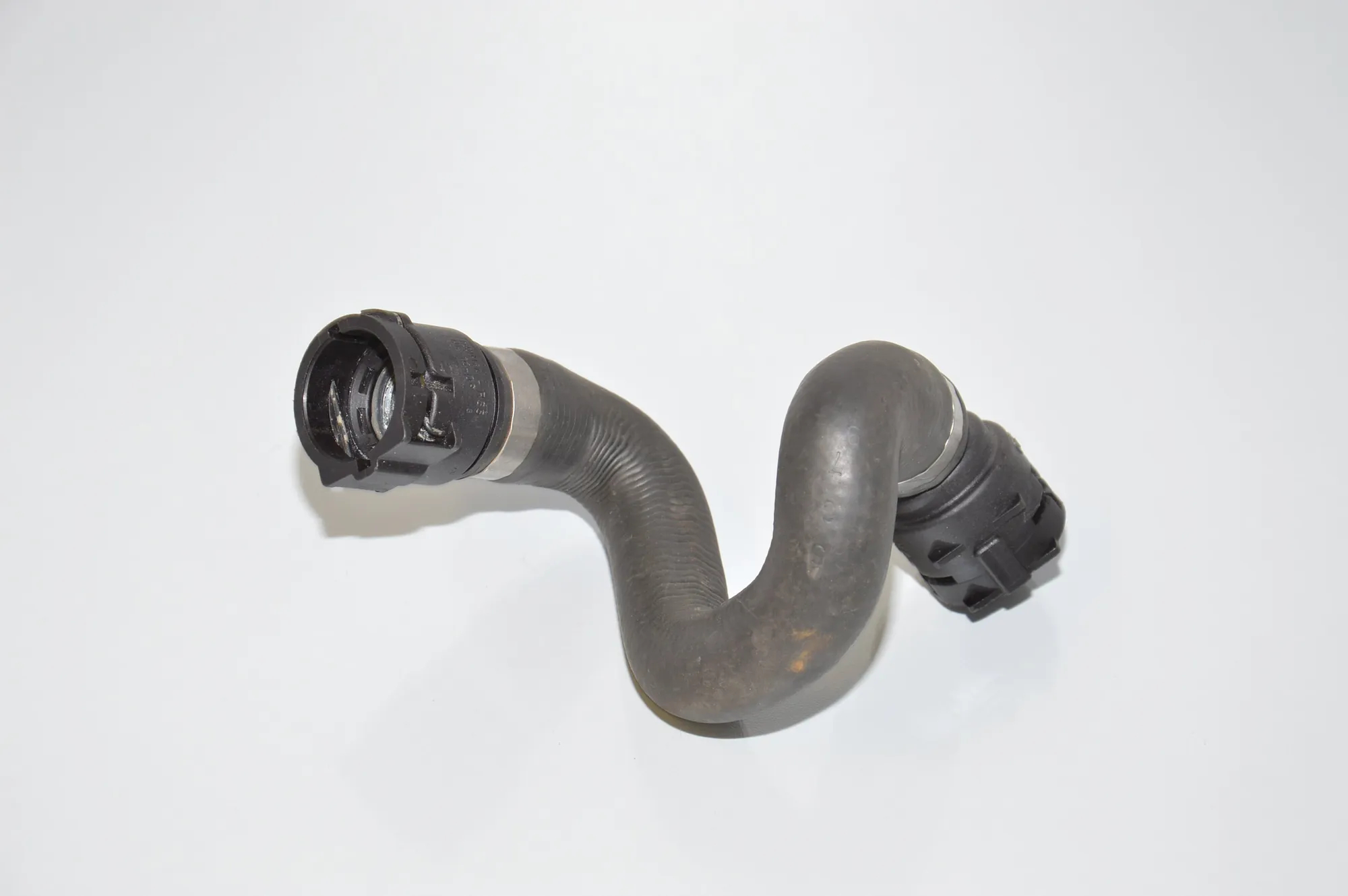 Coolant Hose Pipe – OEM 8377701 · BMW 7 (E65, E66, E67) BMW 7 (E65, E66, E67) 735 i 2005 – 2
