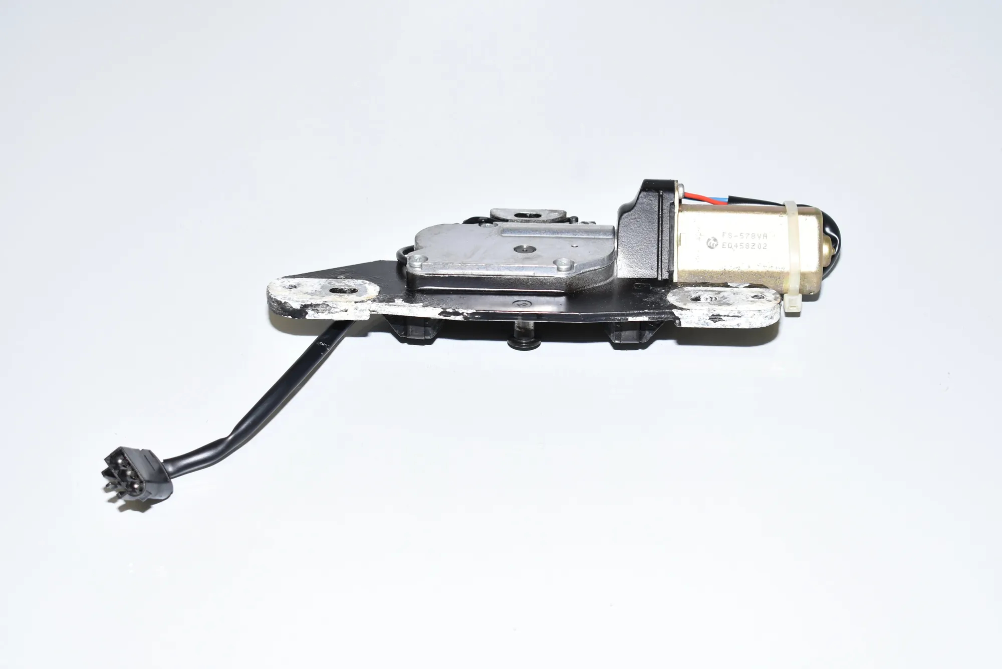 Tailgate Boot Soft Close Motor – OEM 8362371 · BMW 5 Touring (E39) 530 d 1999 – 2