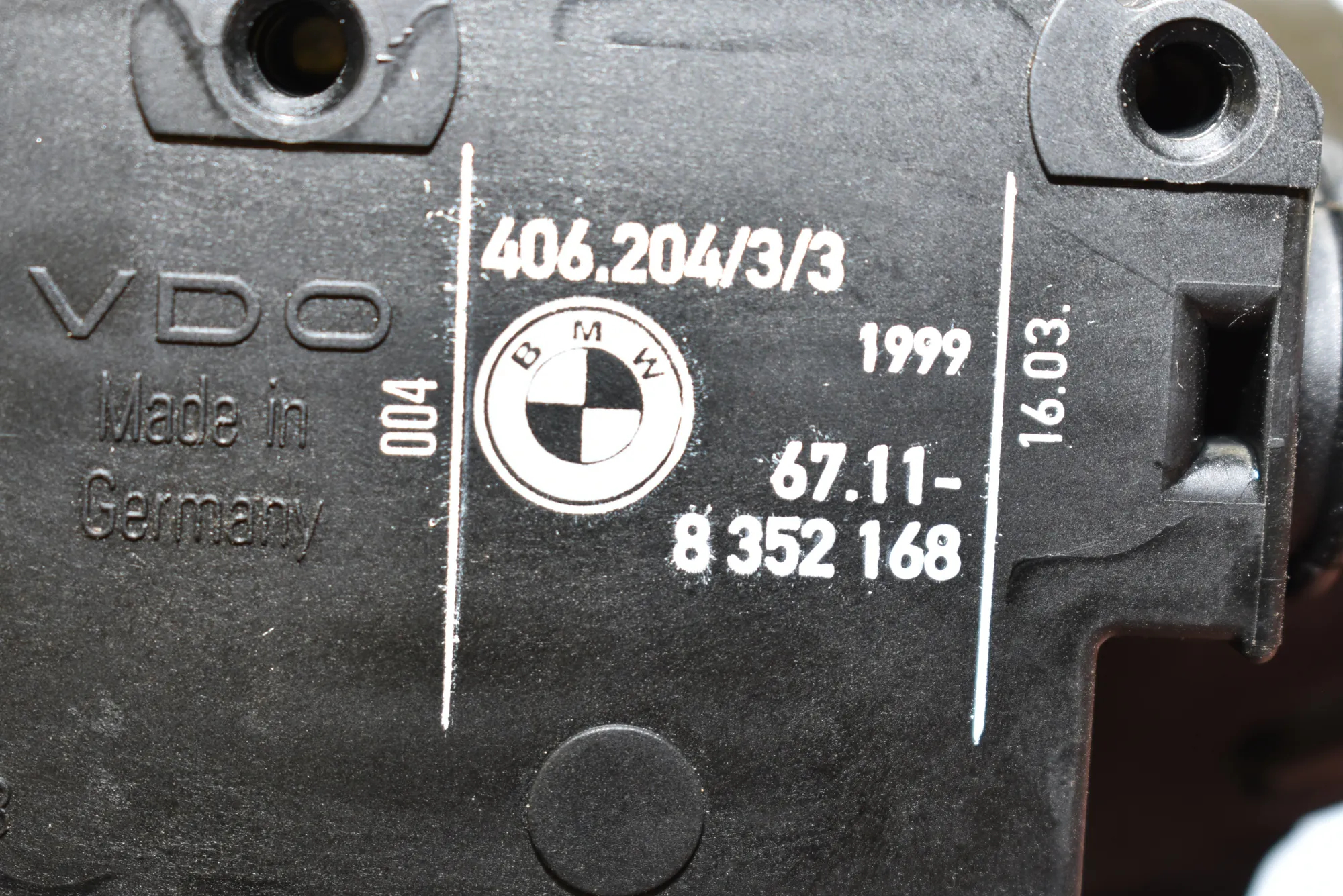 Fuel Tank Cover Lock – OEM 8352168 · BMW 5 Touring (E39) 530 d 1999 – 4