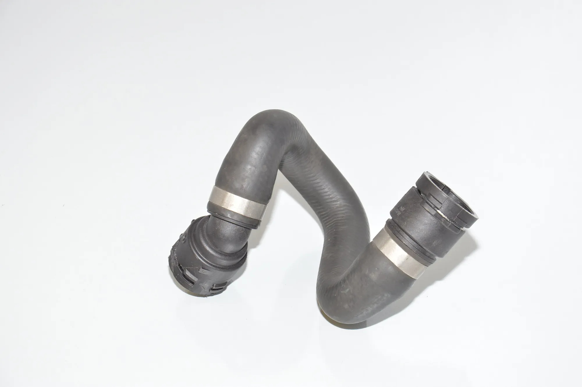 Coolant Hose Pipe – OEM 8377701 · BMW 7 (E65, E66, E67) BMW 7 (E65, E66, E67) 735 i 2005 – 3