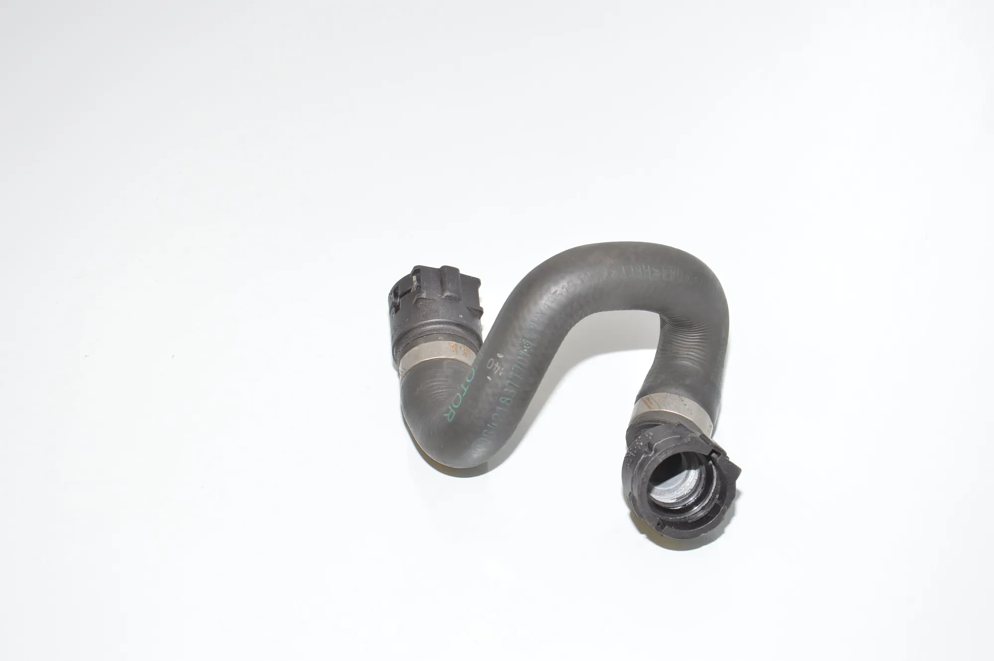 Coolant Hose Pipe – OEM 8377701 · BMW 7 (E65, E66, E67) BMW 7 (E65, E66, E67) 735 i 2005 – 2
