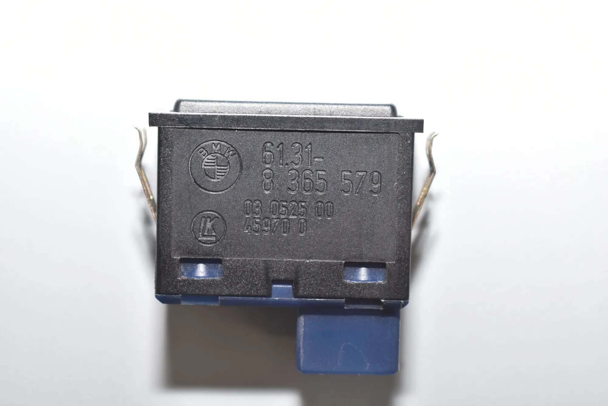 Tailgate Open Switch – OEM 8365579 · BMW 5 Touring (E39) 530 d 1999 – 4