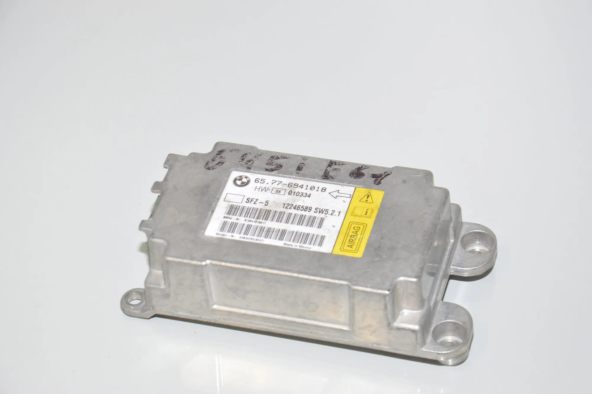 SRS Control Unit – OEM 6941018 · BMW 5 (E60) BMW 5 (E60) 545 i 2003 – 2