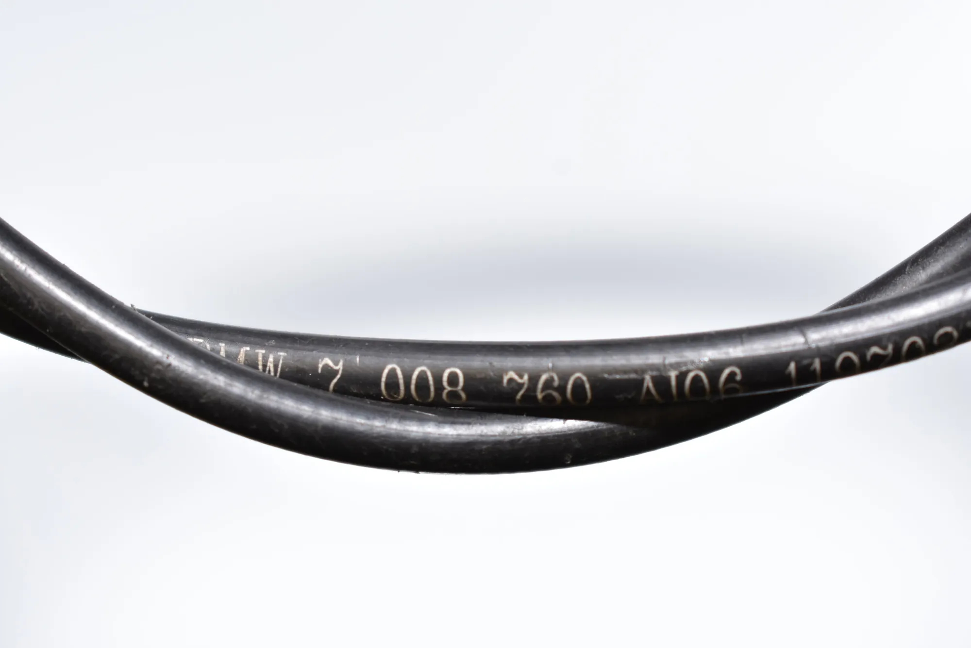 Bonnet Lock Cable – OEM 7008760 · BMW 5 (E60) BMW 5 (E60) 530 i 2007 – 4